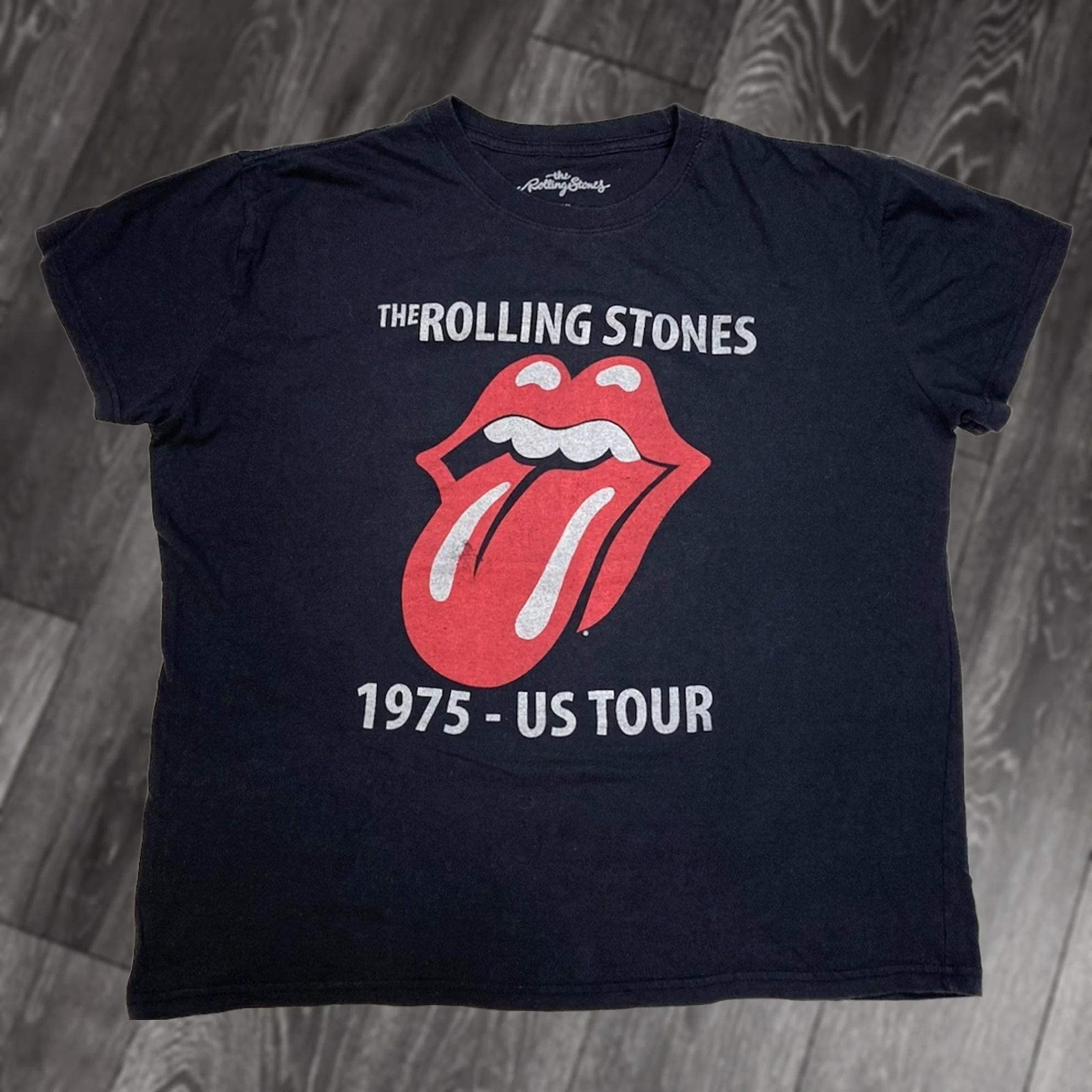 Vintage VINTAGE The Rolling Stones US Tour 1975 Graphic T-shirt Women XXL Black Short Sleeve Size XXL / US 16-18 / IT 52-54 - 1 Thumbnail