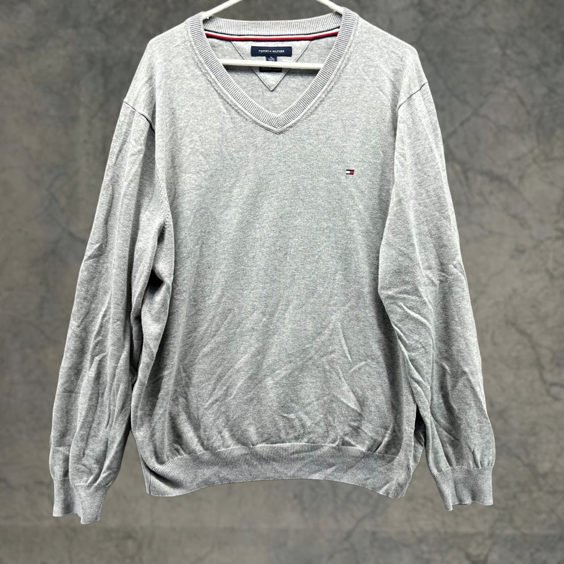 Tommy Hilfiger Tommy Hilfiger Sweater Mens XL Gray V-Neck Pullover Cotton All Seasons Logo Vintage: No Size US XL / EU 56 / 4 - 1 Thumbnail