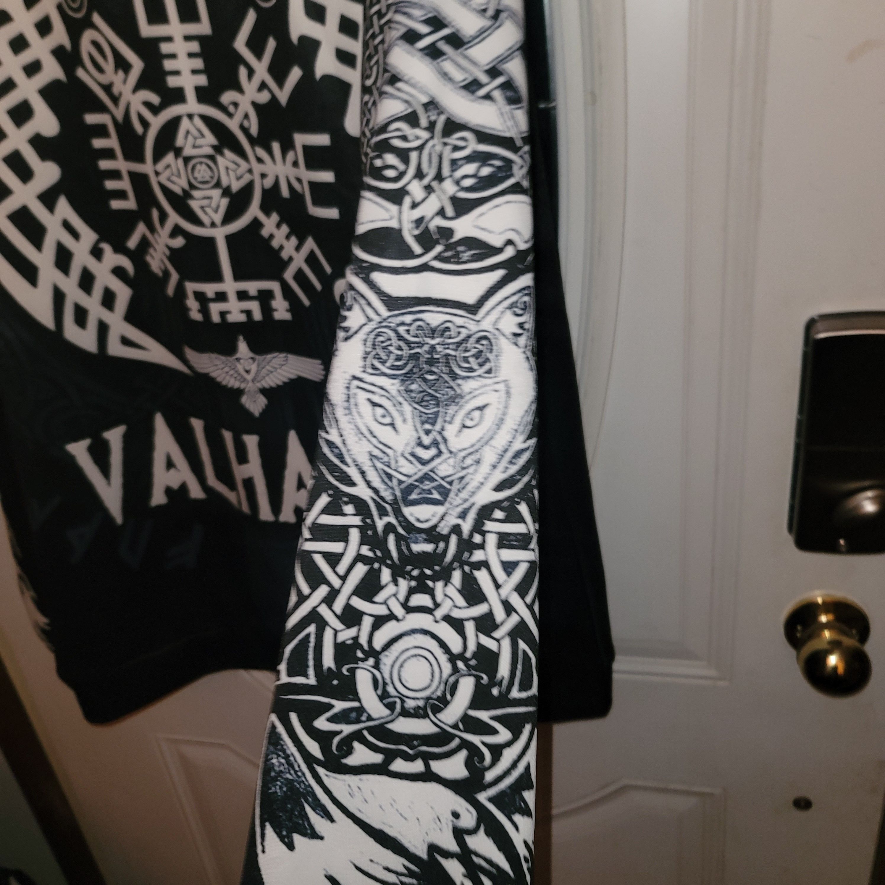 The Unbranded Brand × Vintage Vintage All Over Print Victory or Vahalla Viking Hoodie Size US XL / EU 56 / 4 - 4 Thumbnail