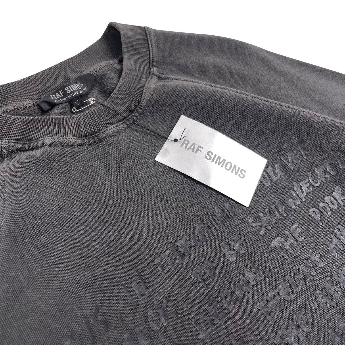 Raf Simons AW04 “Waves” Shipwreck Poem Printed Sweatshirt Size US M / EU 48-50 / 2 - 4 Thumbnail