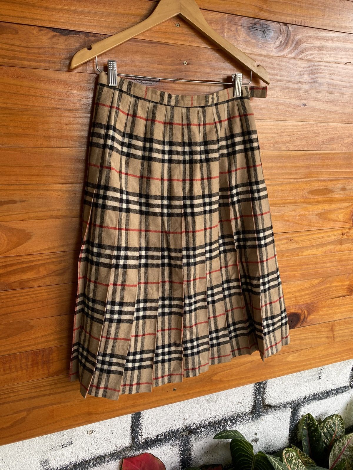 Burberry Vintage Burberrys Nova Check Pleated Skirt | Wool Blend Size 27" / US 4 / IT 40 - 6 Thumbnail