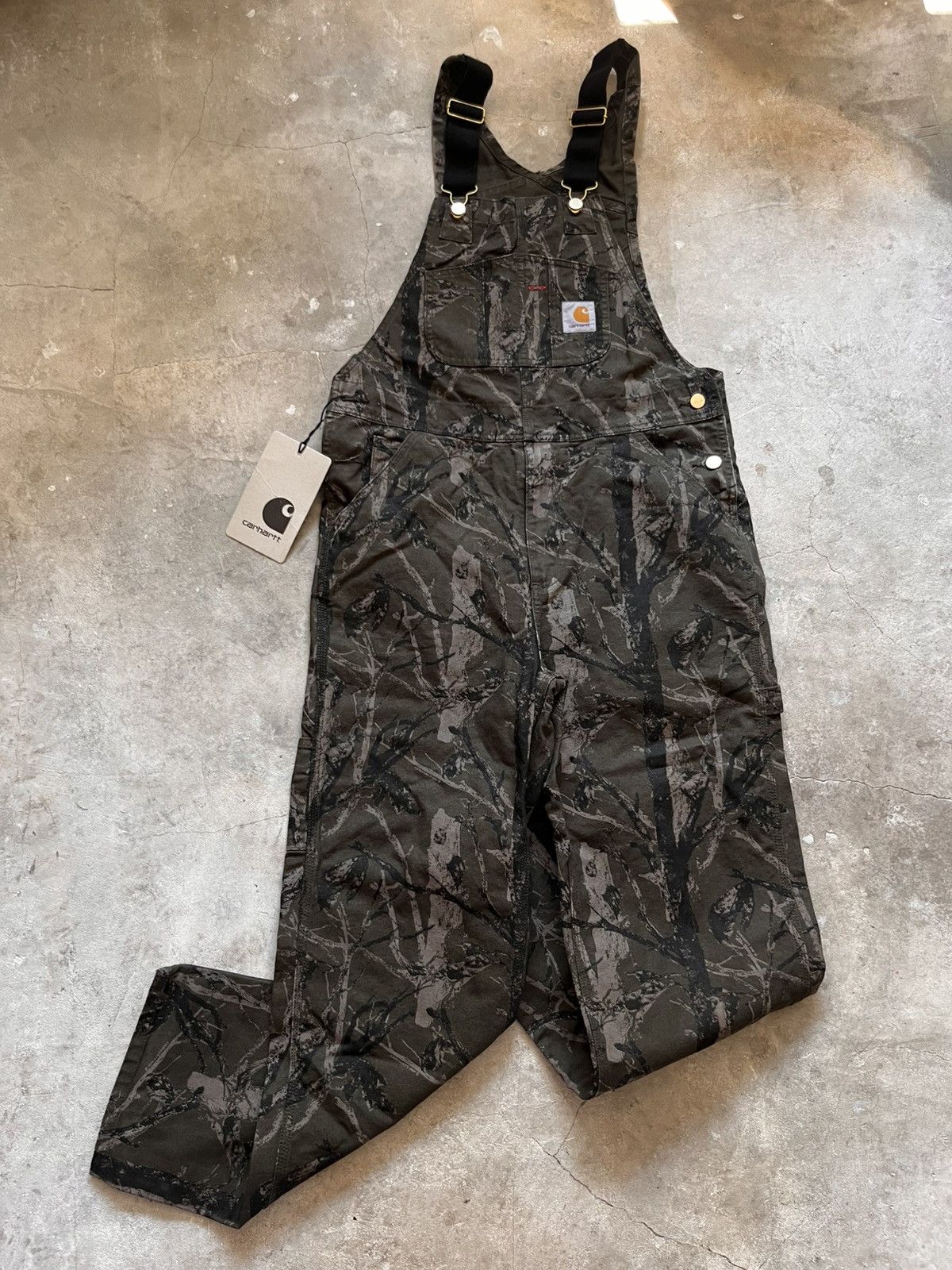 Carhartt WIP BIB OVERALL Tree Camo 【公式ショッピングサイト】