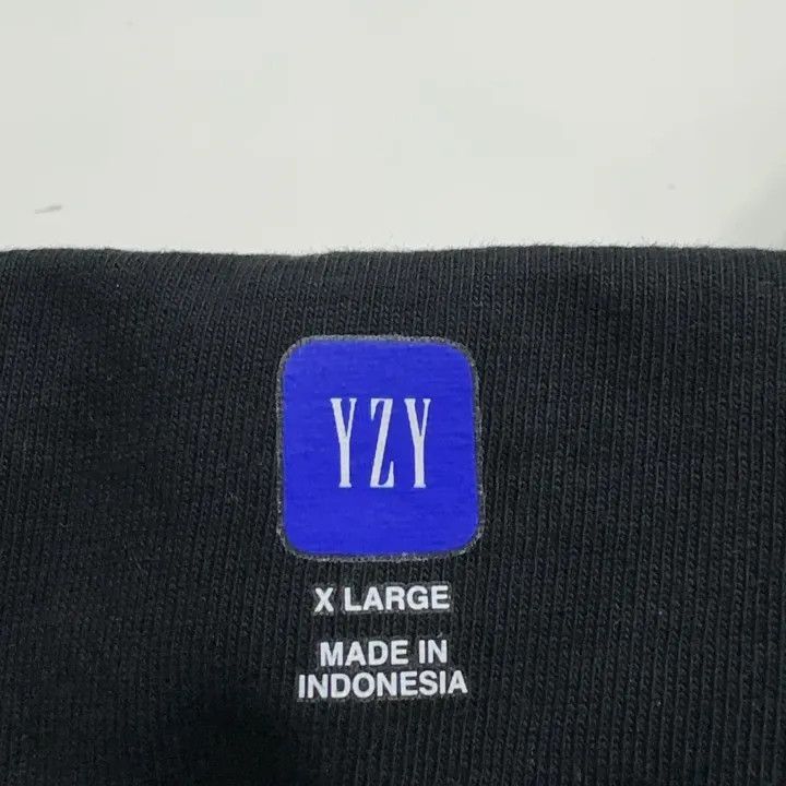 Balenciaga Balenciaga YEEZY x GAP x Balenciaga Logo Black Crop Tee -2 Size US XL / EU 56 / 4 - 2 Thumbnail