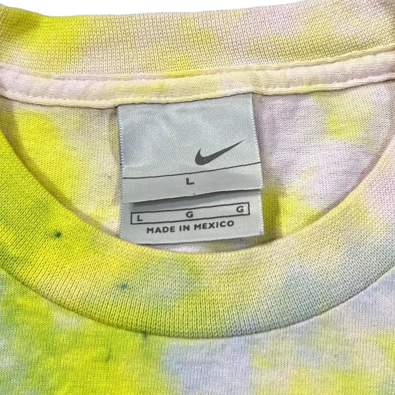 Nike VINTAGE Nike Basketball Swoosh Spellout Yellow Graphic Tie Dye T-Shirt Large Mens Short Sleeve Round Neck Cotton Logo Size US L / EU 52-54 / 3 - 5 Thumbnail