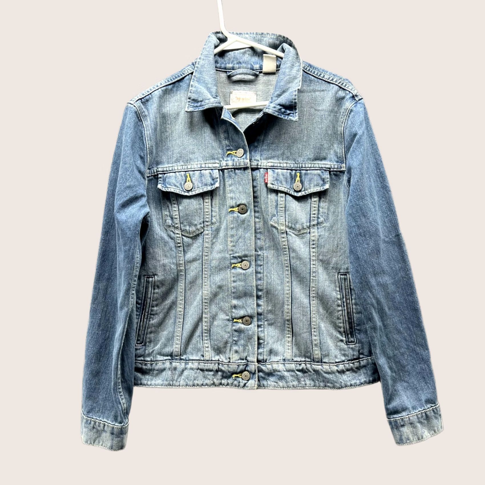 Levi's VINTAGE Levi's Jacket Women Large Denim Blue Button Down Cotton Casual Size L / US 10 / IT 46 - 1 Thumbnail