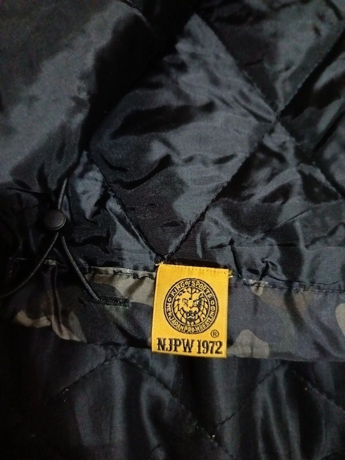 WWE New Japan Pro Wrestling NJPW Puffer Jacket Puroresu Size US XXL / EU 58 / 5 - 6 Thumbnail