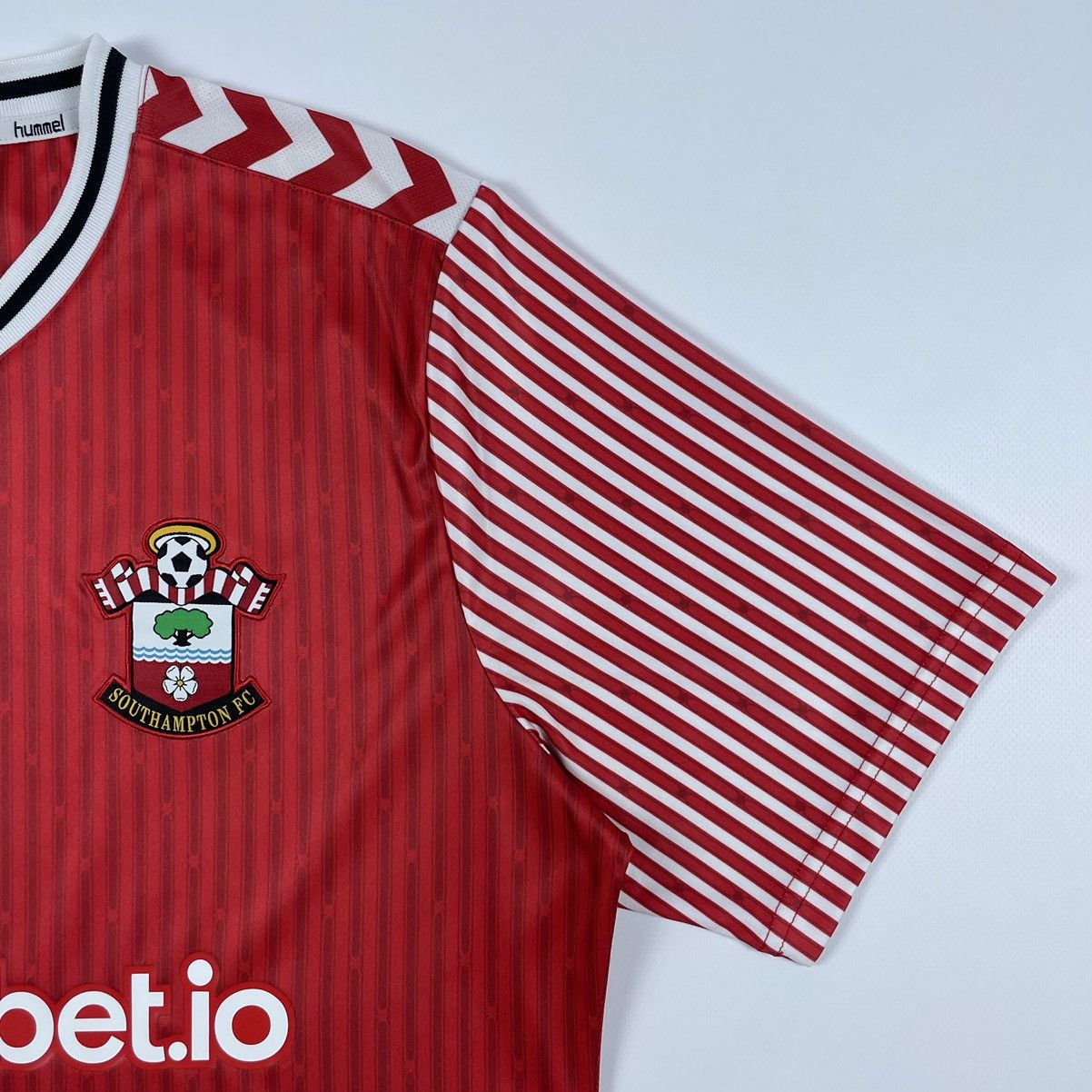 Hummel Hummel Southampton FC 2023/24 Soccer Jersey Football Shirt Size US L / EU 52-54 / 3 - 7 Thumbnail