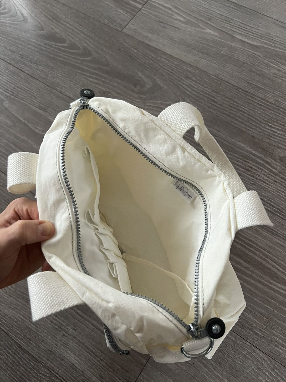 Designer ‼️New Kipling with Monkey “Barbara” White Shoulders Bag‼️ Size ONE SIZE - 19 Thumbnail