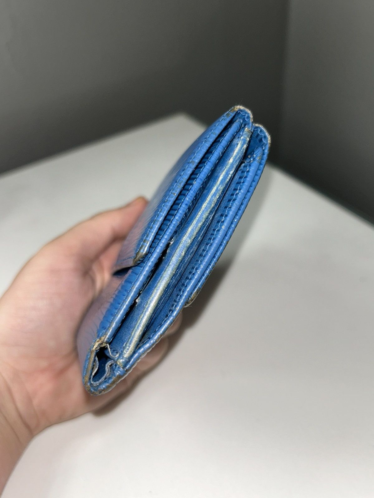 Louis Vuitton Louis Vuitton Blue Epi Leather Elise Wallet MI1908 Size ONE SIZE - 11 Thumbnail
