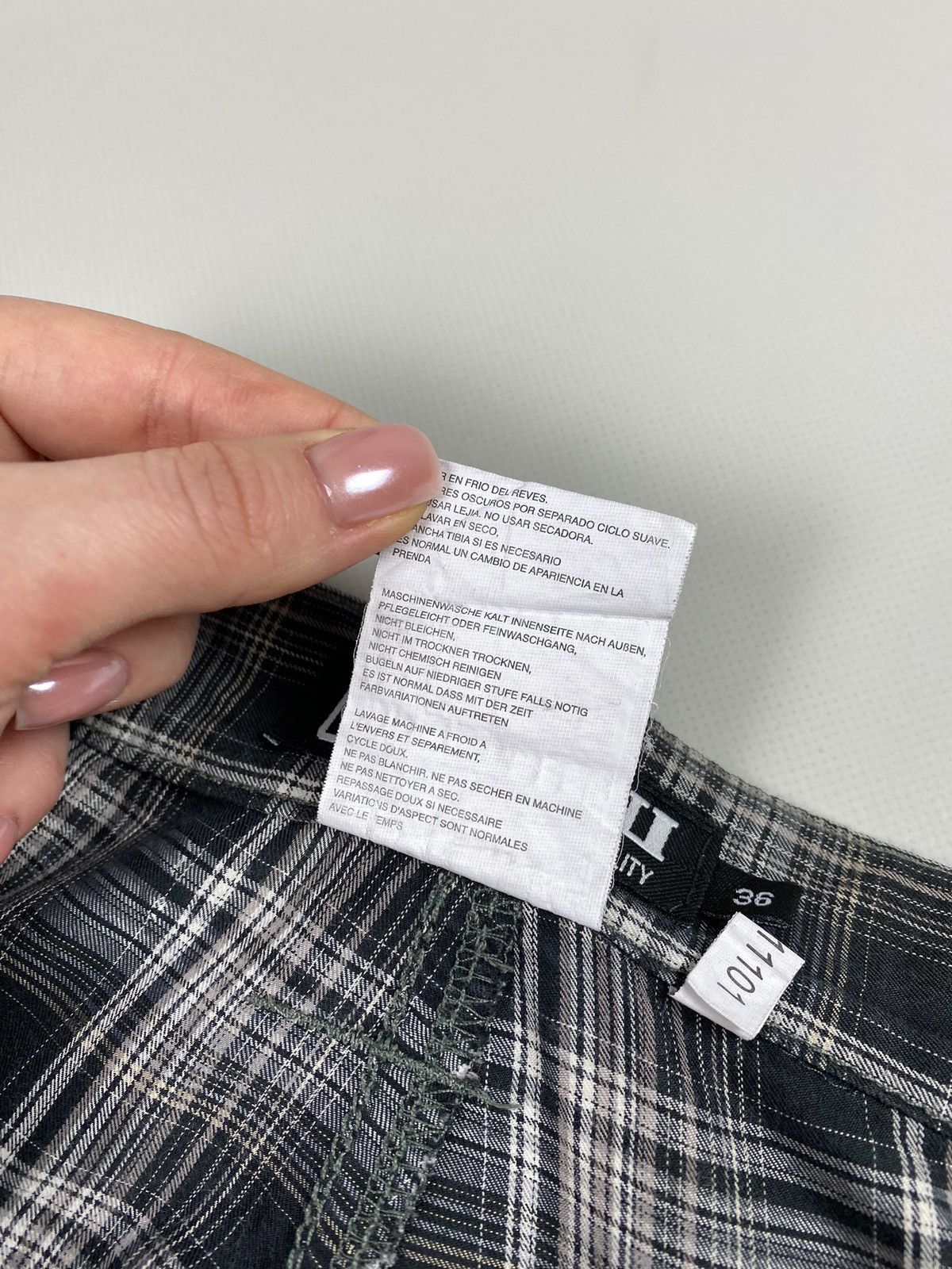 Karl Kani × Vintage Karl Kani men’s checked cargo rap shorts size 36 Size US 36 / EU 52 - 13 Thumbnail