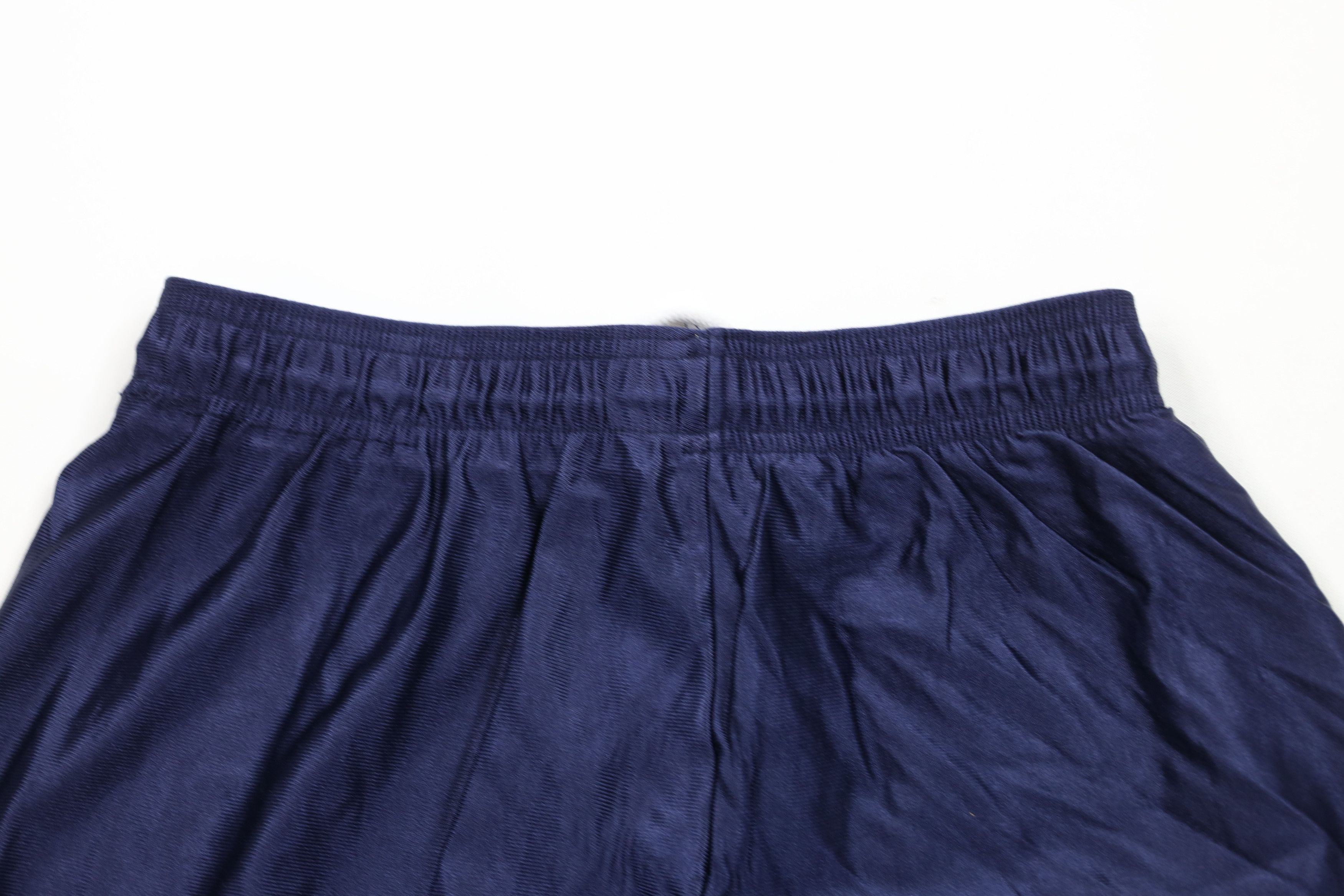 Vintage Vintage 90s Wilson Nylon Basketball Shorts Navy Blue USA Size US 34 / EU 50 - 11 Thumbnail