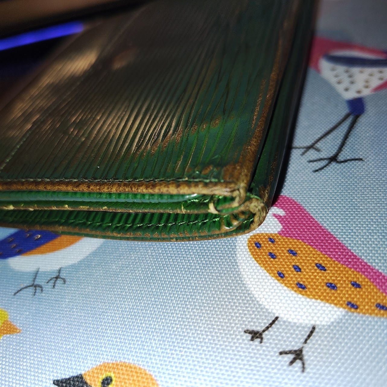 Louis Vuitton Louis Vuitton Epi leather wallet in green. Size ONE SIZE - 4 Thumbnail