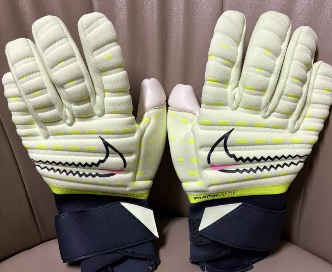 Nike New Nike GK Phantom Elite Goalkeeper Soccer Gloves White Size ONE SIZE - 3 Thumbnail