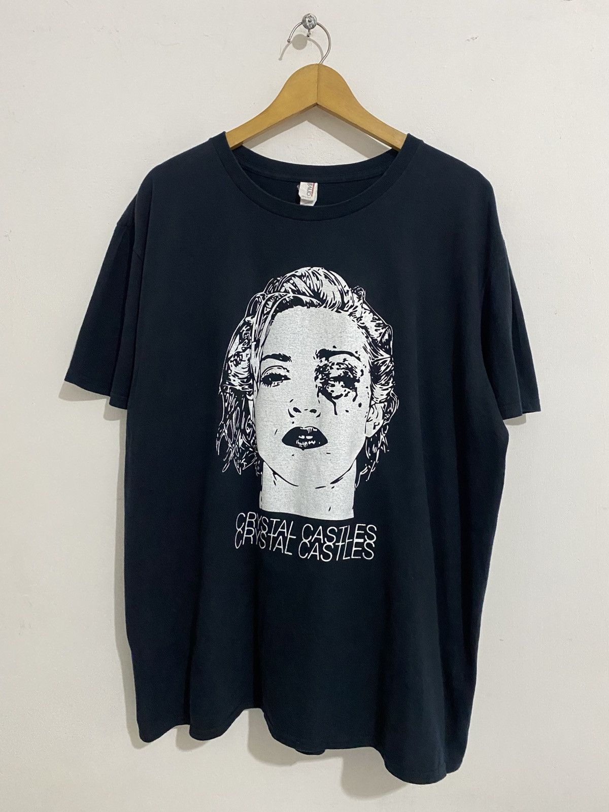 Vintage Crystal Castles Madonna Rare Shirt Size US XL / EU 56 / 4 - 1 Thumbnail