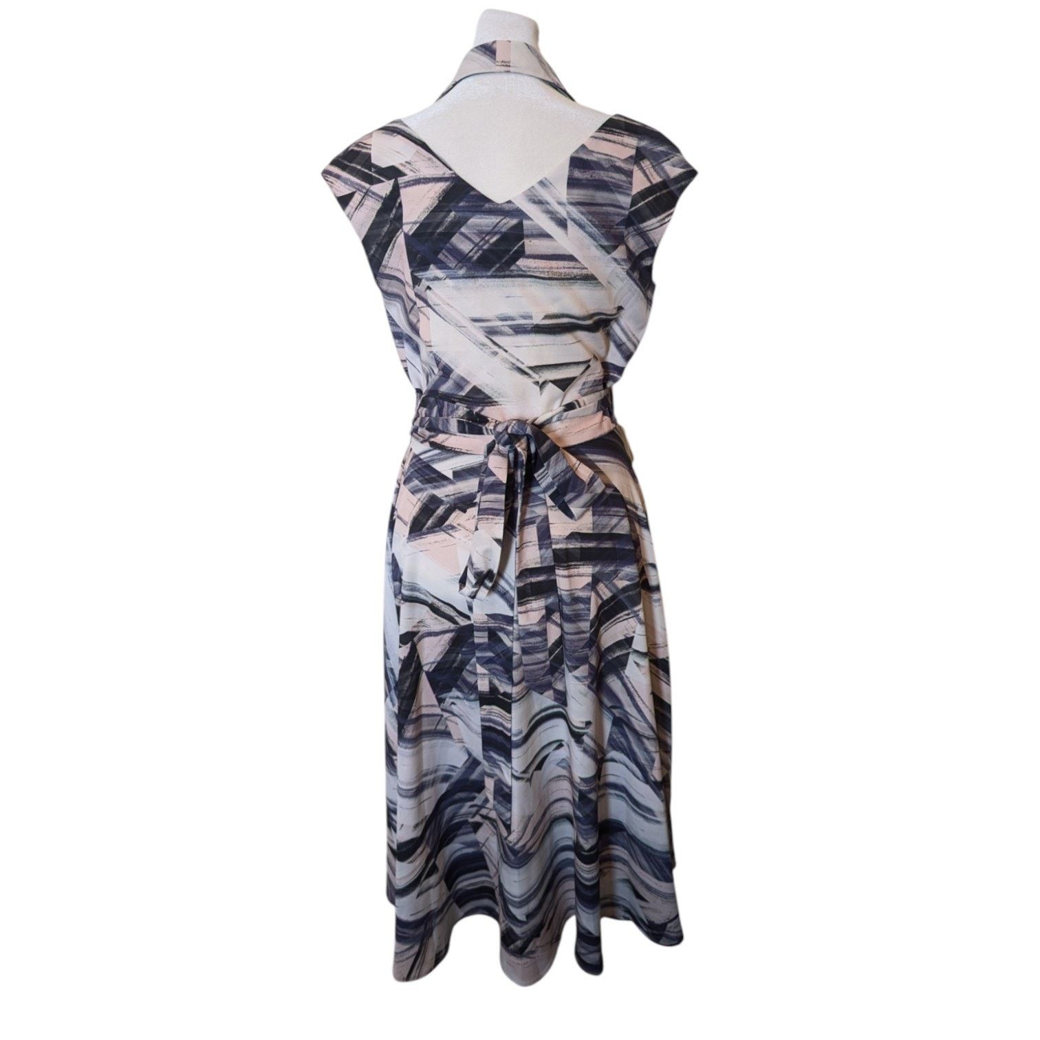 Other Alton Gray Cutout Halter Wrap Dress Size 2 Size XS / US 0-2 / IT 36-38 - 4 Thumbnail