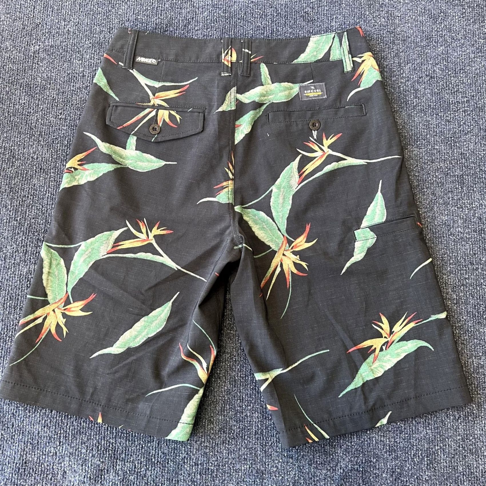Rip Curl Rip Curl Boardwalks Shorts Mens 28 Black Floral Bird Paradise Surfer Walkshort Size US 28 / EU 44 - 5 Thumbnail