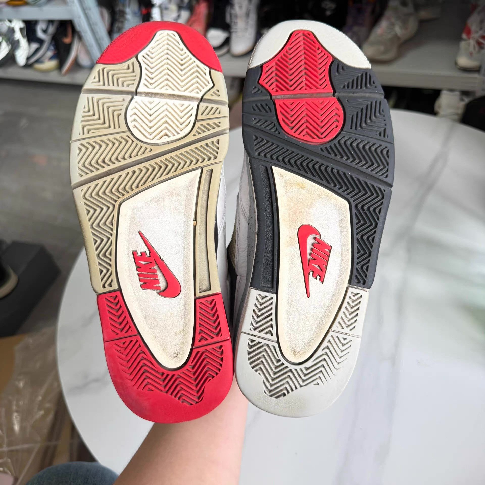 Nike Air Jordan 4, retro basketball shoes, casual shoes。 Q10 Size US 9 / EU 42 - 4 Thumbnail