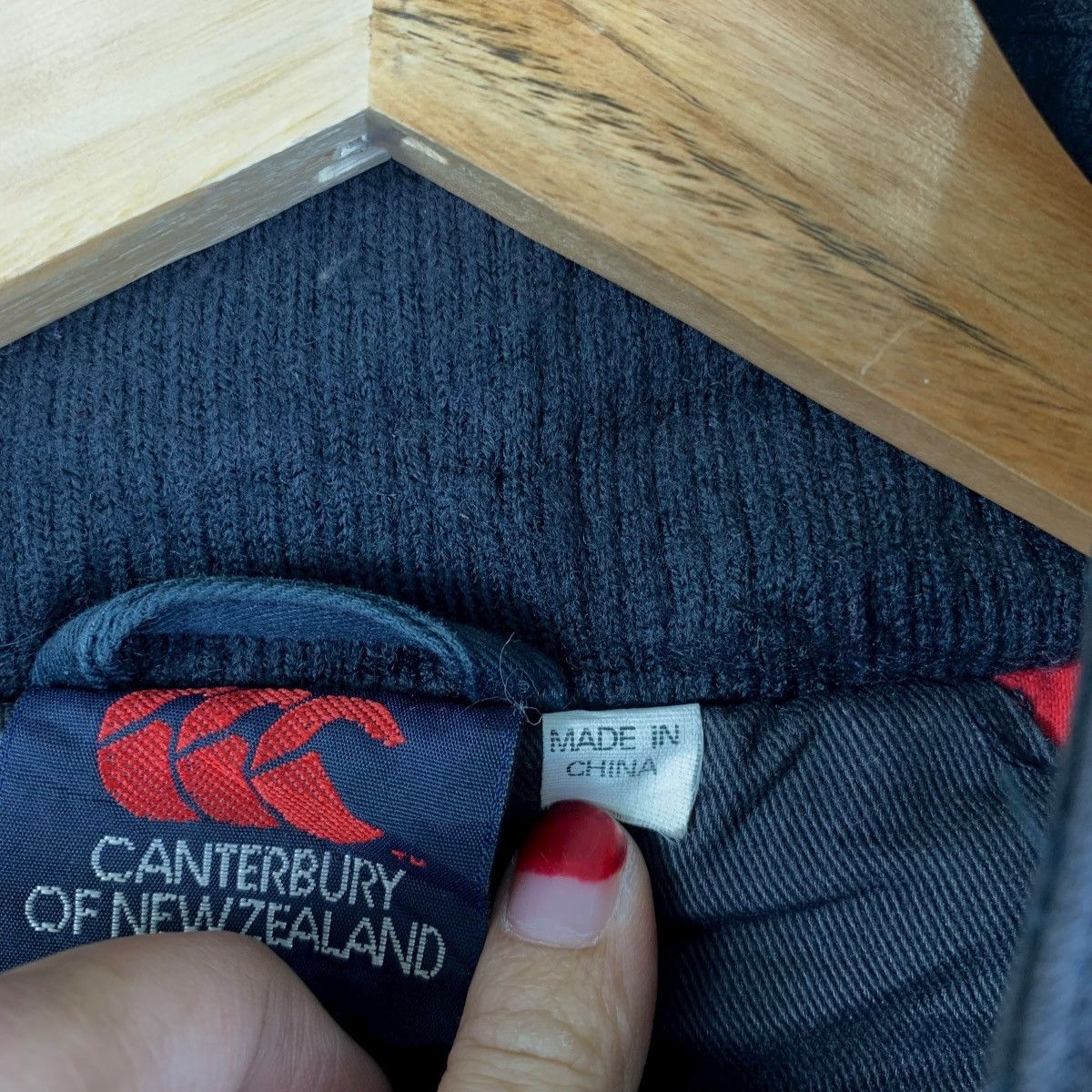 Canterbury of New Zealand Vintage CANTERBURY All Blacks Rugby Jacket Black Size US L / EU 52-54 / 3 - 7 Thumbnail