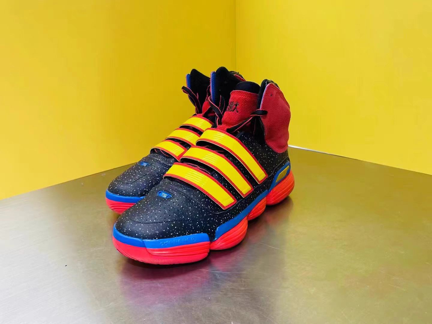Adidas Adidas Adipure Howard Christmas "Dwight Howard" K15 Size US 11 / EU 44 - 1 Thumbnail
