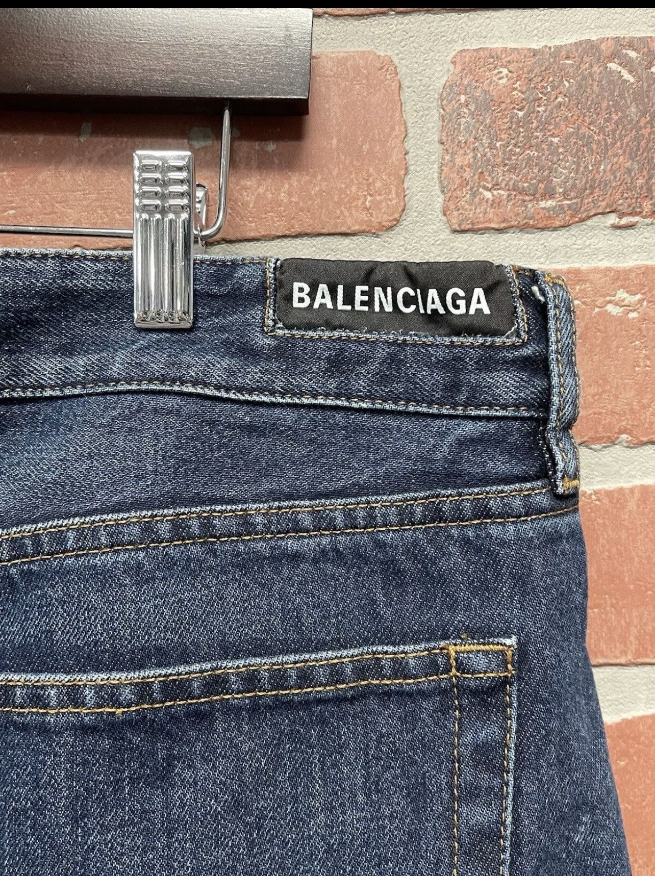 Balenciaga Size 36 - Balenciaga Standard Fit Jean Denim Daddy Wash $895 Size US 36 / EU 52 - 11 Thumbnail