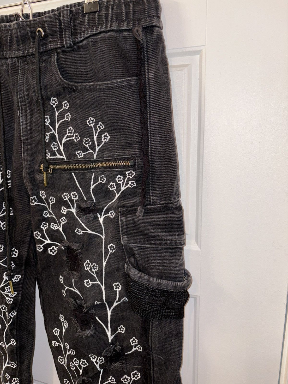 Jakischrist JAKISCHRIST “Floral Distressed Cargo Jeans” Size US 31 - 5 Thumbnail