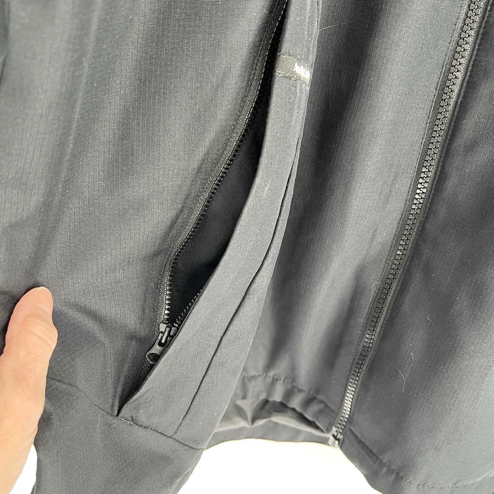 Vintage Bauer Team Hockey Lightweight Jacket Black Size Large Mens Jacket Windbreaker Zip Embroidered Logo Nylon Lightweight Hockey Zipper Black 2000s? Size US L / EU 52-54 / 3 - 4 Thumbnail