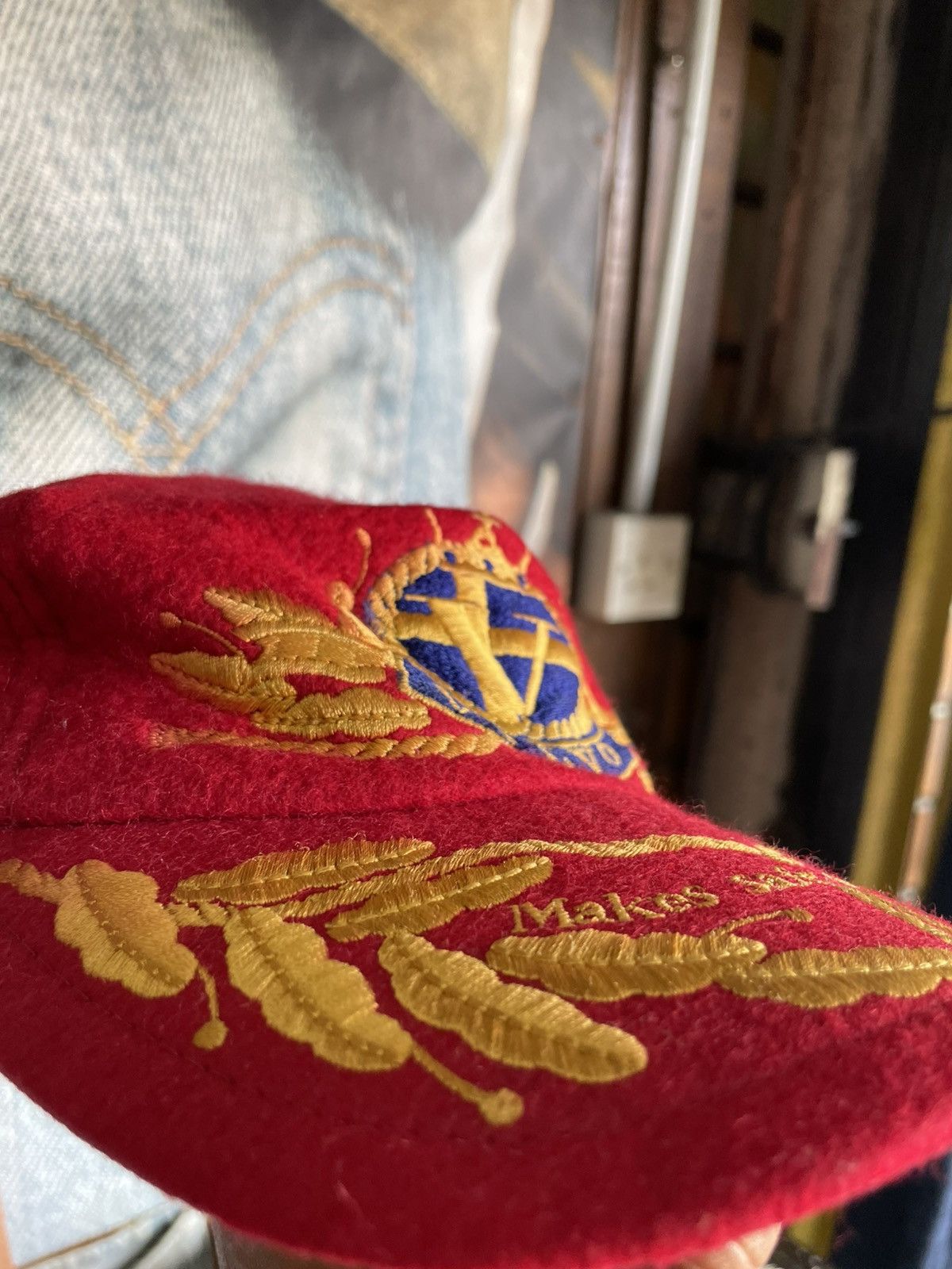Formula 1 VINTAGE VOLVO Japan Snapback Embroidery logo gold chain Rare Size ONE SIZE - 5 Thumbnail
