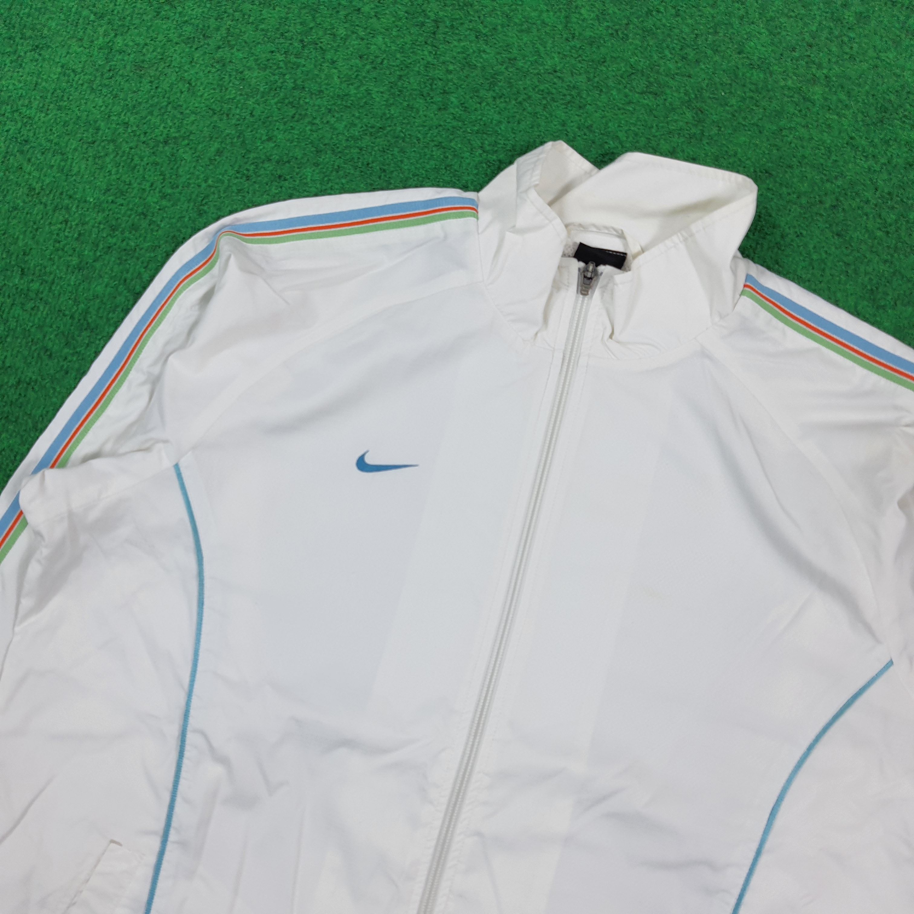 Nike Vintage Y2k Nike Windbreaker Jacket Track Top C306N8 Size US L / EU 52-54 / 3 - 2 Thumbnail