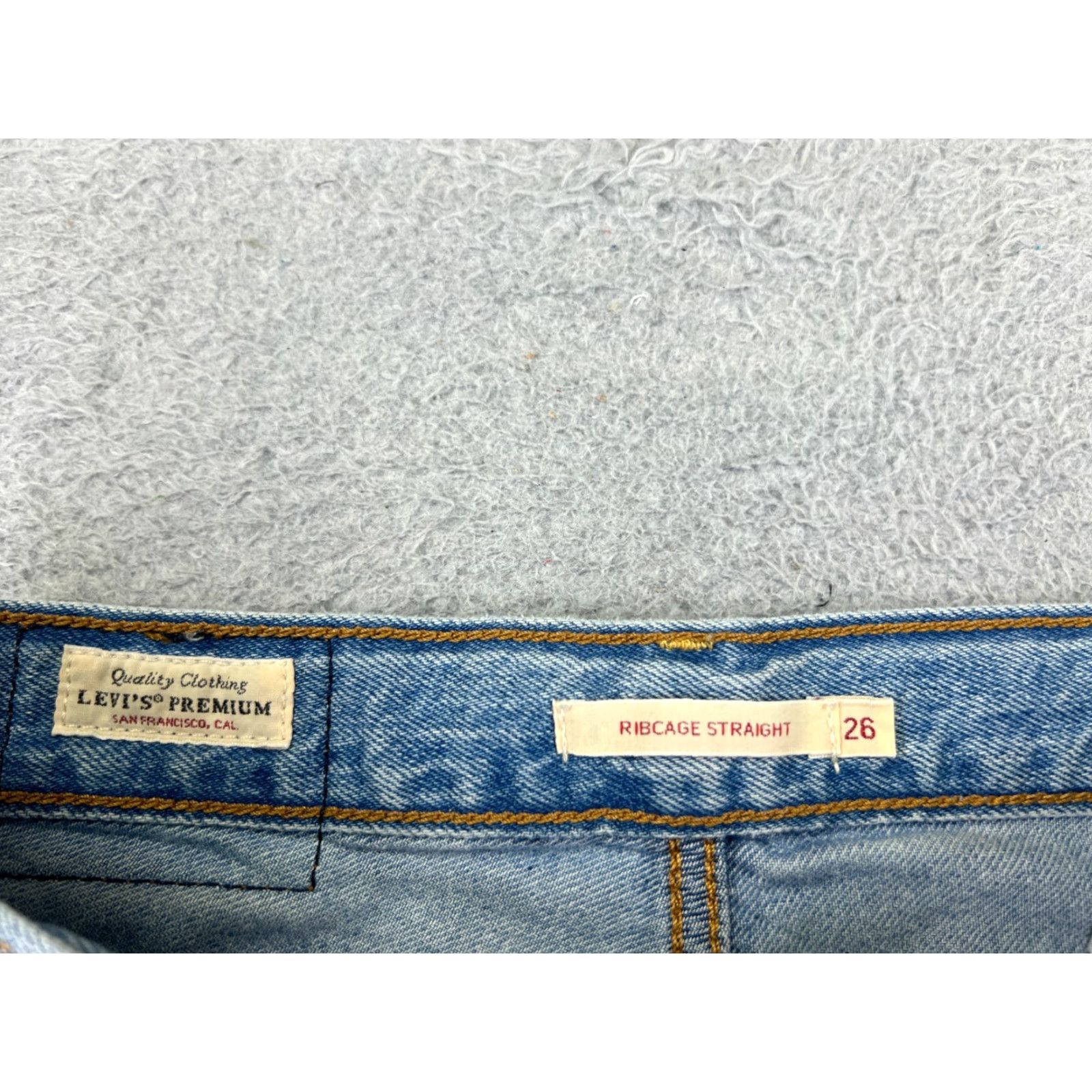 Levi's Levis Shorts Womens 26 Blue Denim Jean Cutoff Premium Light Wash 3 in Inseam 5-Pocket Stretch Casual Fall Summer Womens Size 26" / US 2 / IT 38 - 7 Thumbnail