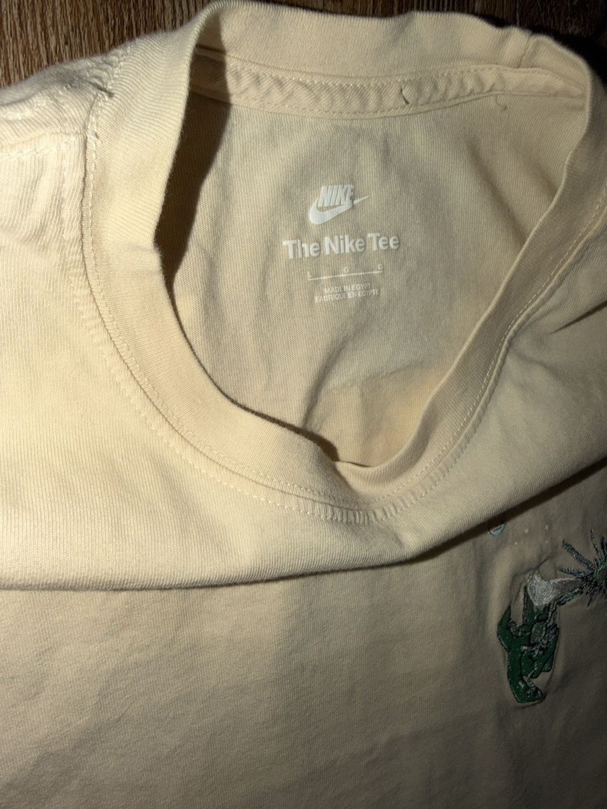 Nike Nike Tee Shirt Embroidered Galaxy Hands Beige Premium Tee Size US L / EU 52-54 / 3 - 5 Thumbnail