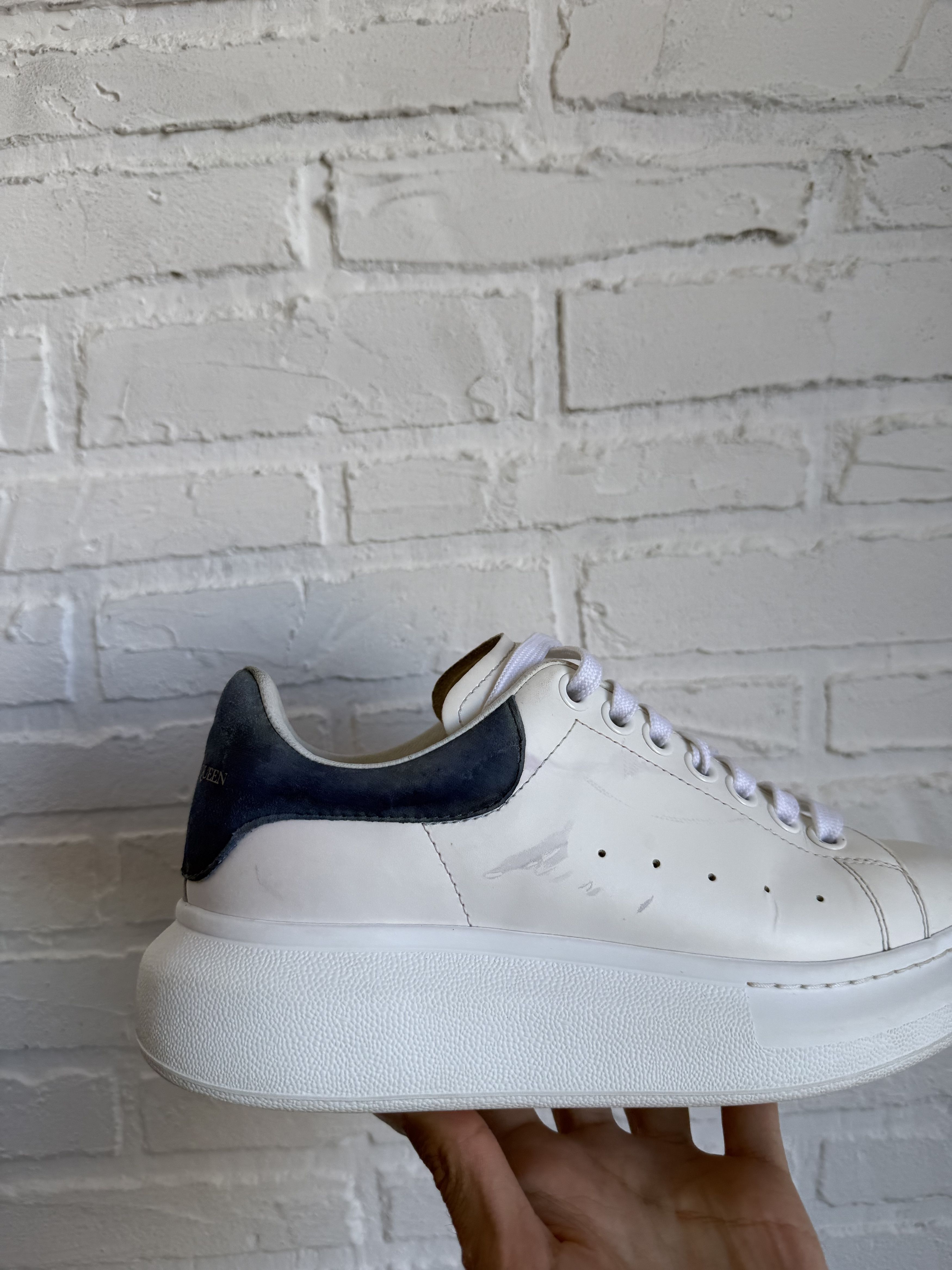 Alexander McQueen Alexander McQueen oversized sneakers white navy Size US 7 / IT 37 - 8 Thumbnail
