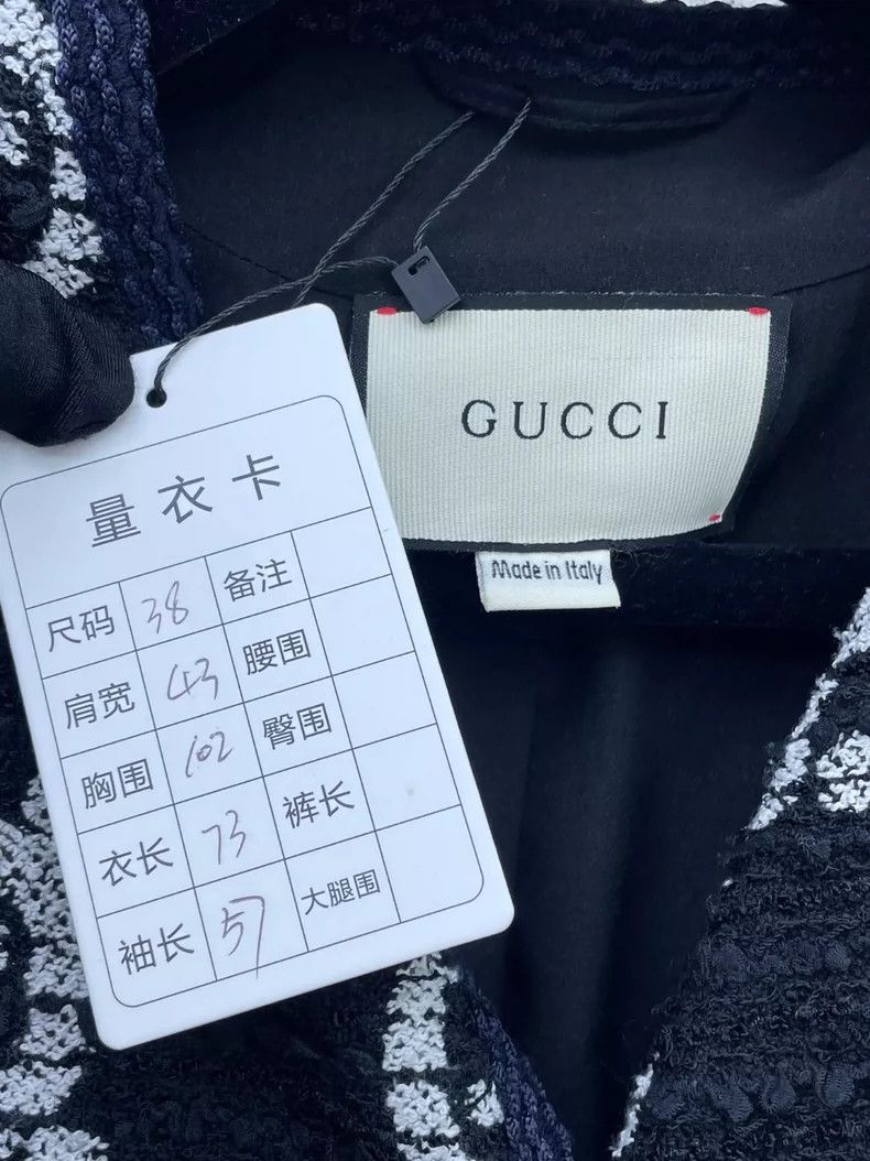 Gucci Gucci Black and white gold buttoned logo jacket 2504-Nextar Size XS / US 0-2 / IT 36-38 - 5 Thumbnail