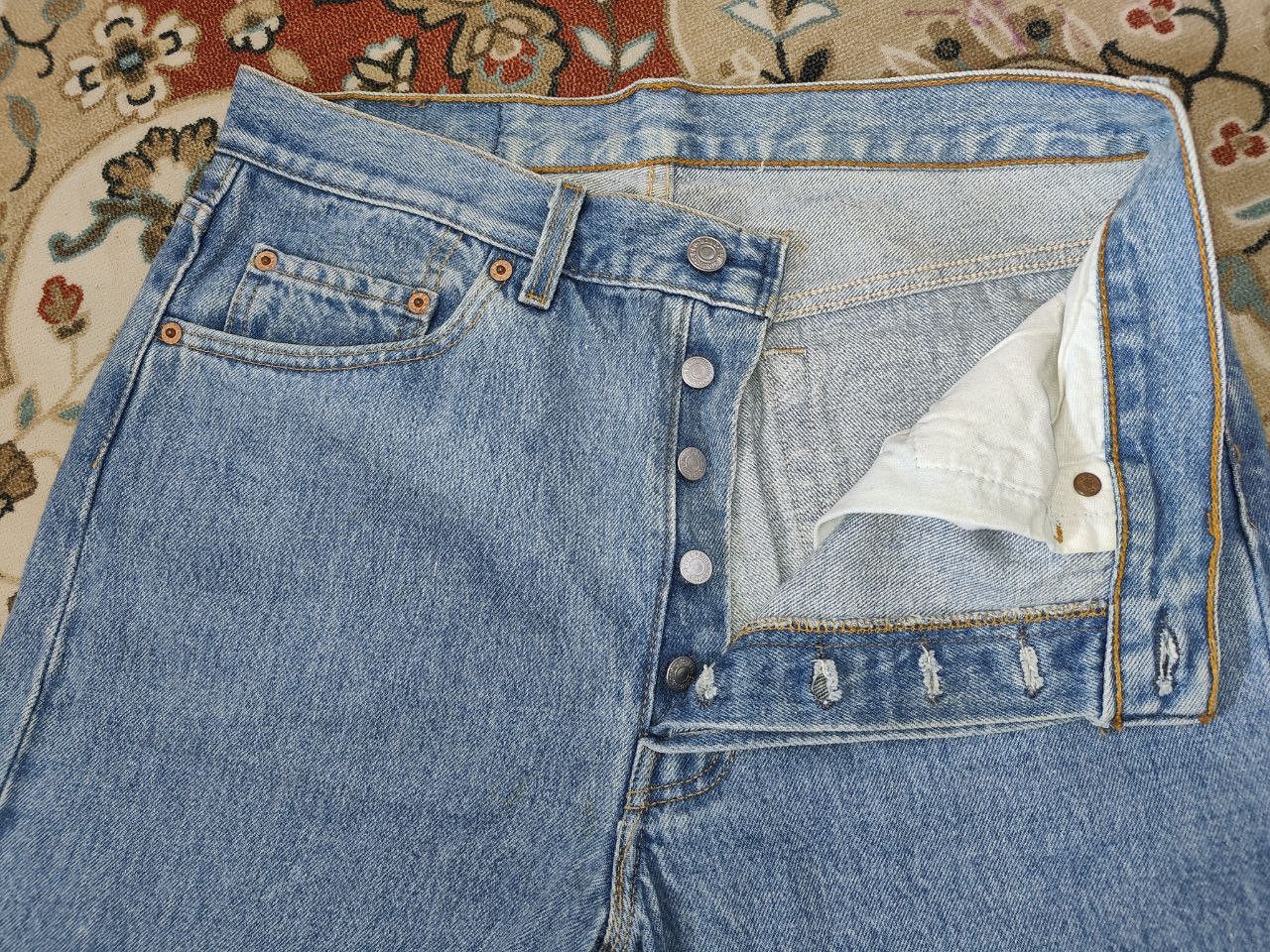 Levi's 90s Vintage Levi's 501 33x34 Lightwash Denim Size US 33 - 10 Thumbnail