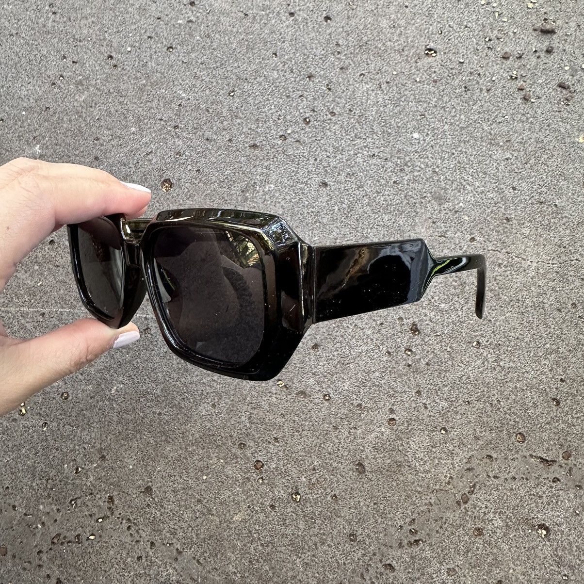 Other Y2K Unisex Sunglasses Retro Fashion Shades LE97179-01 Size ONE SIZE - 2 Thumbnail