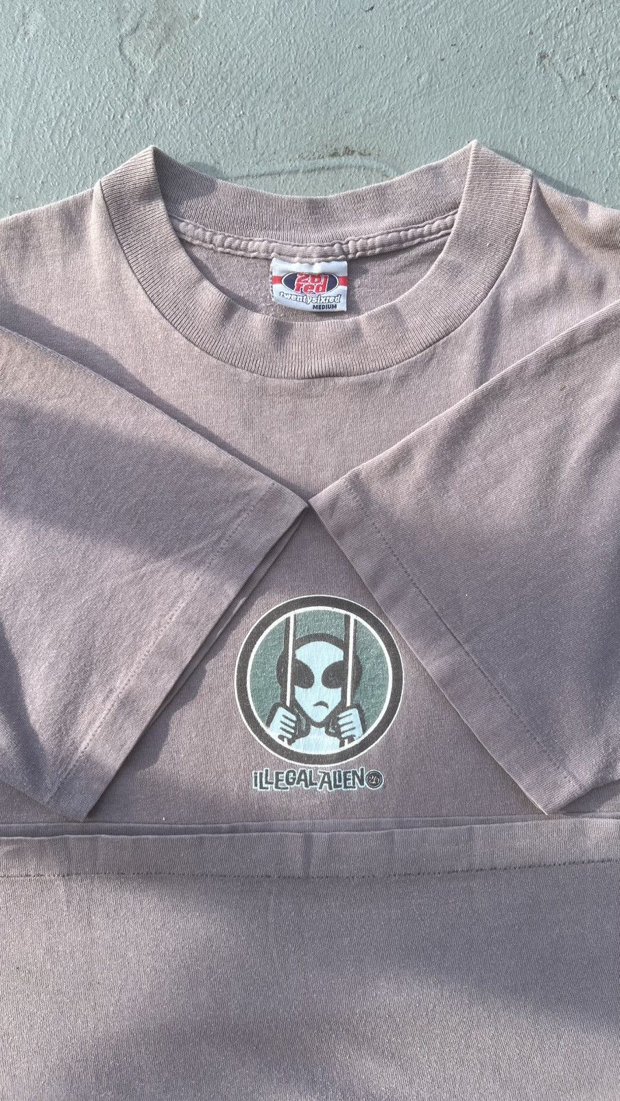 Hook-Ups 90’s 26Red Skateboard Illegal Alien Shirt Single Stitch Size US M / EU 48-50 / 2 - 2 Thumbnail