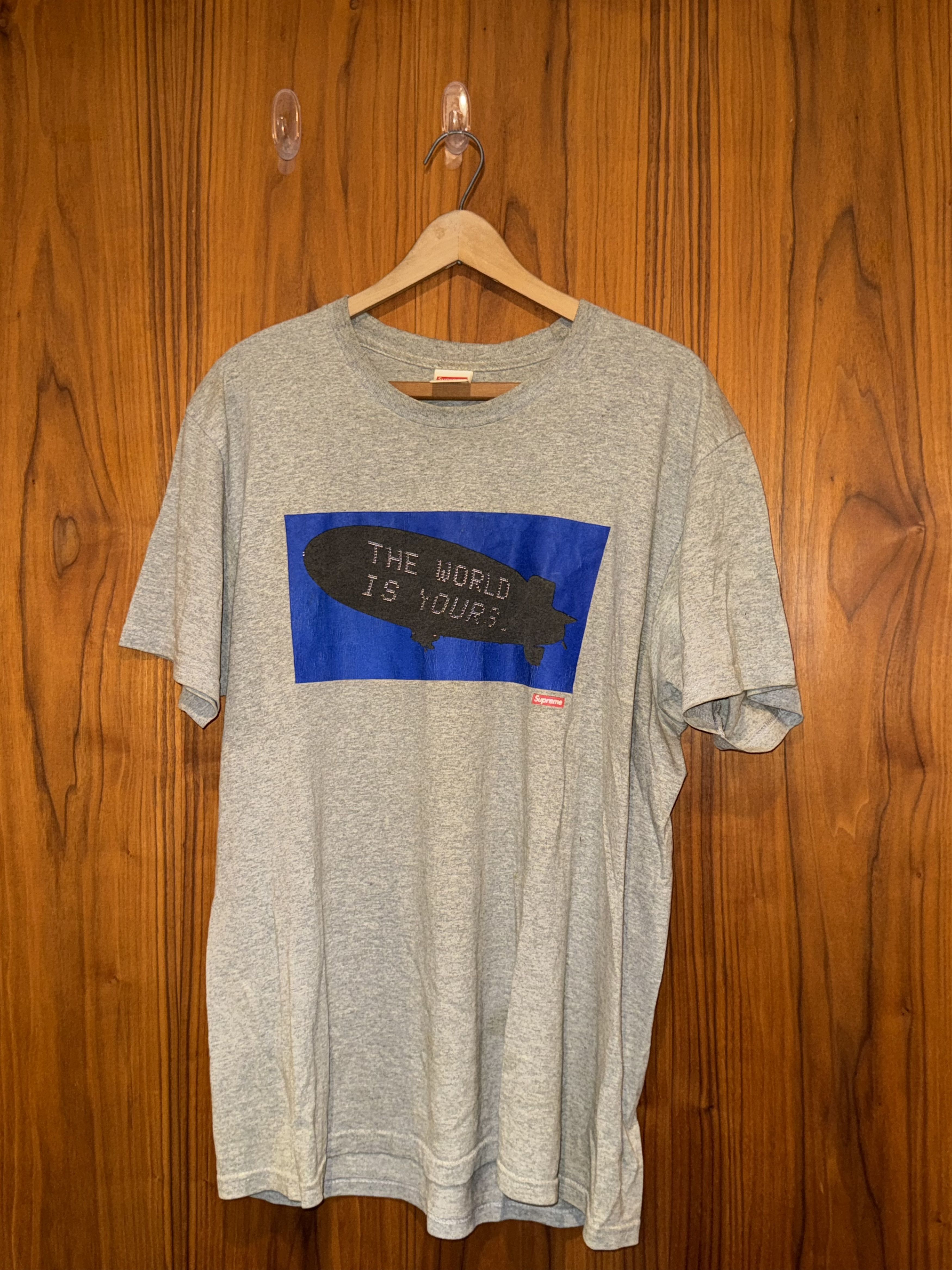 Supreme Scarface "The World Is Yours" Size US L / EU 52-54 / 3 - 1 Thumbnail