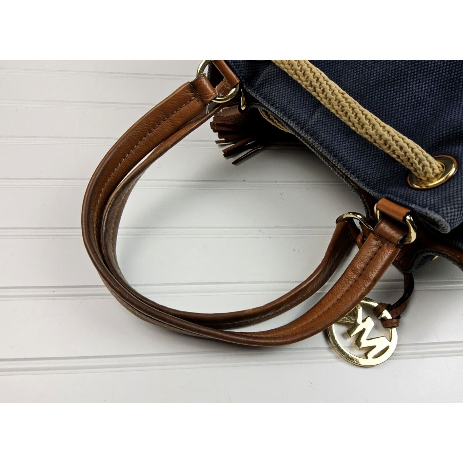 Michael Kors Michael Kors Shoulder Bag Drawstring Bucket Snap Handbag Purse Womens Size ONE SIZE - 5 Thumbnail