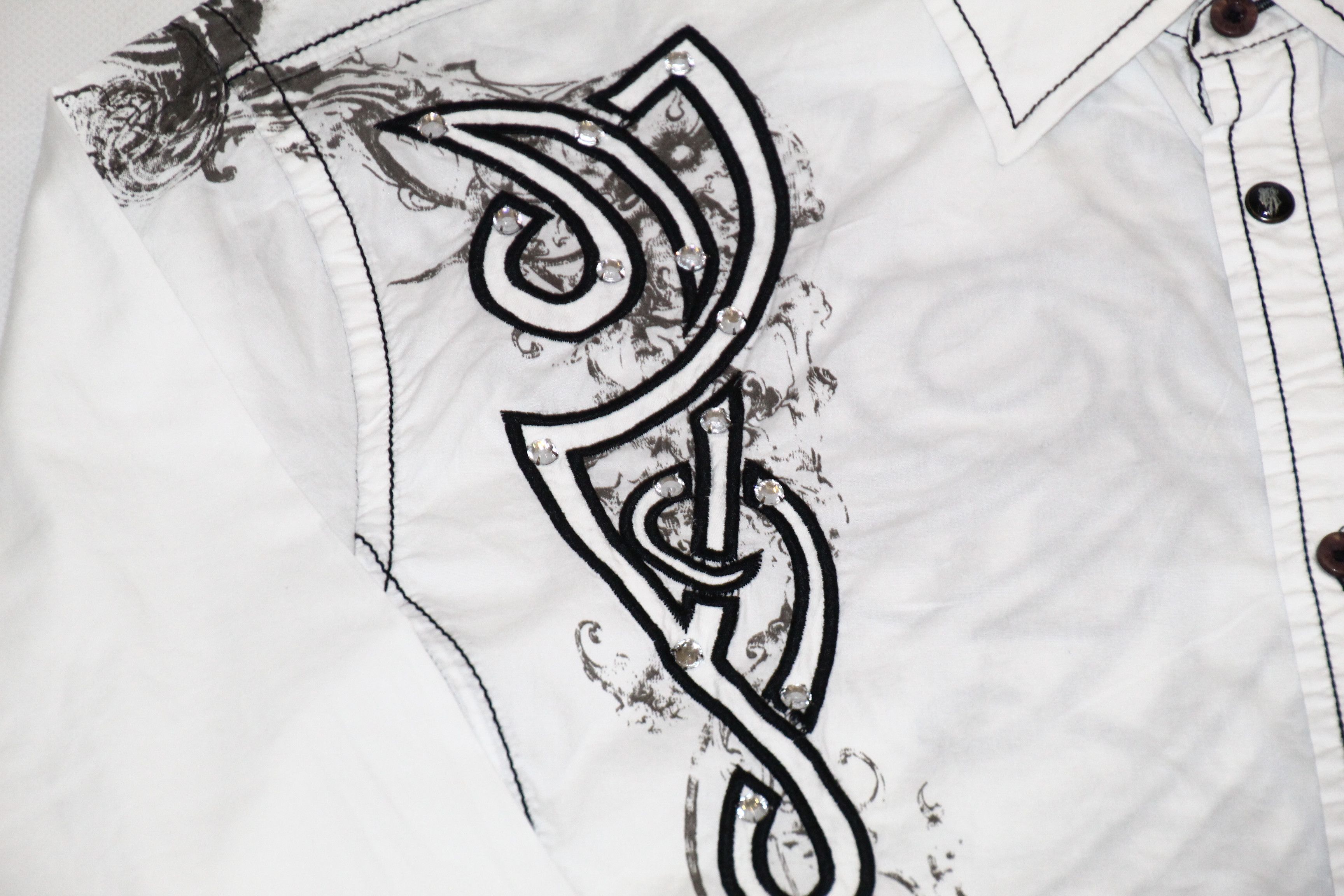 Roar ROAR Strength Refined Tribal Artwork Rhinestones Trim Shirt Size US L / EU 52-54 / 3 - 12 Thumbnail