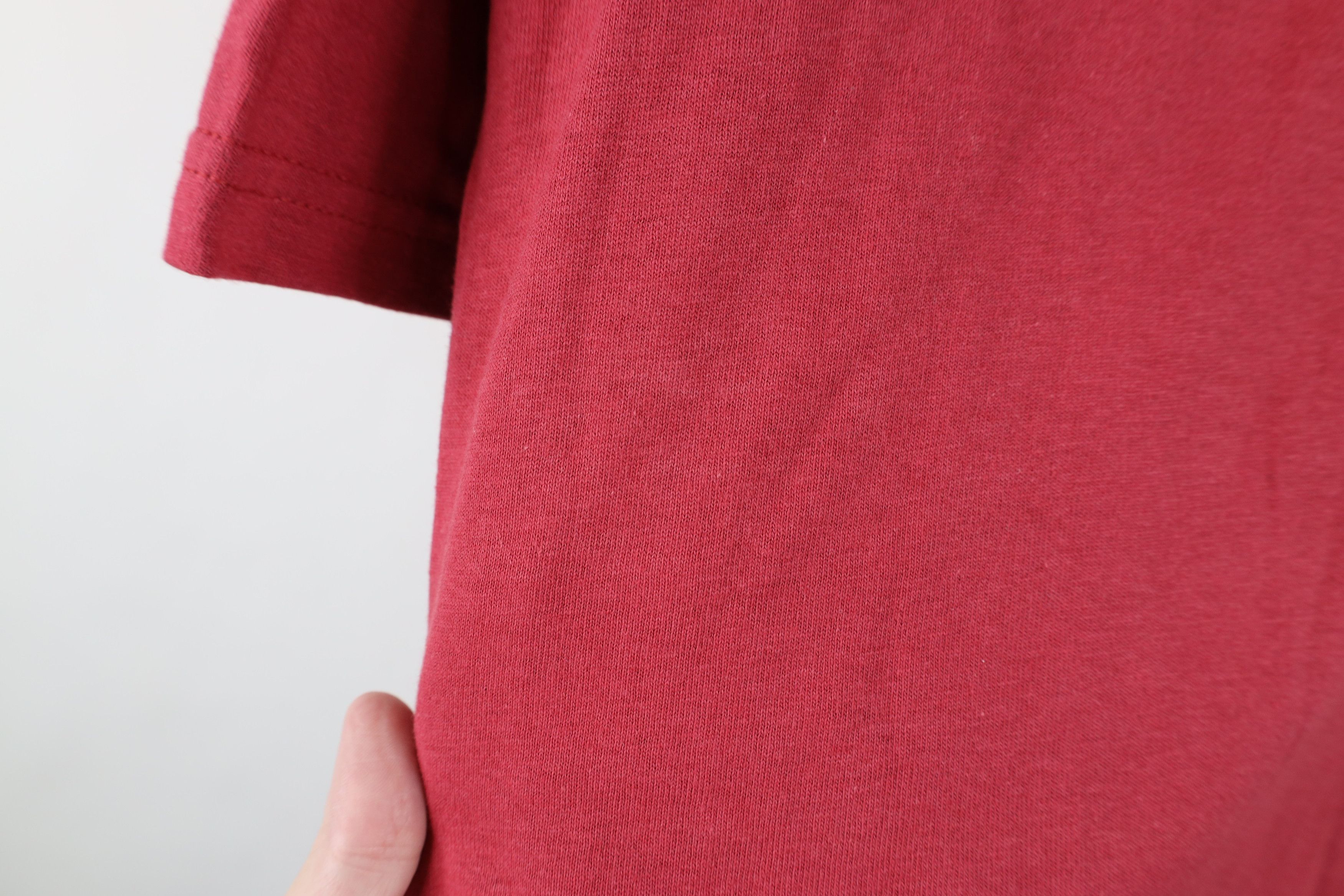 Vintage Vintage 90s Streetwear Blank Heavyweight T-Shirt Red Cotton Size US L / EU 52-54 / 3 - 7 Thumbnail
