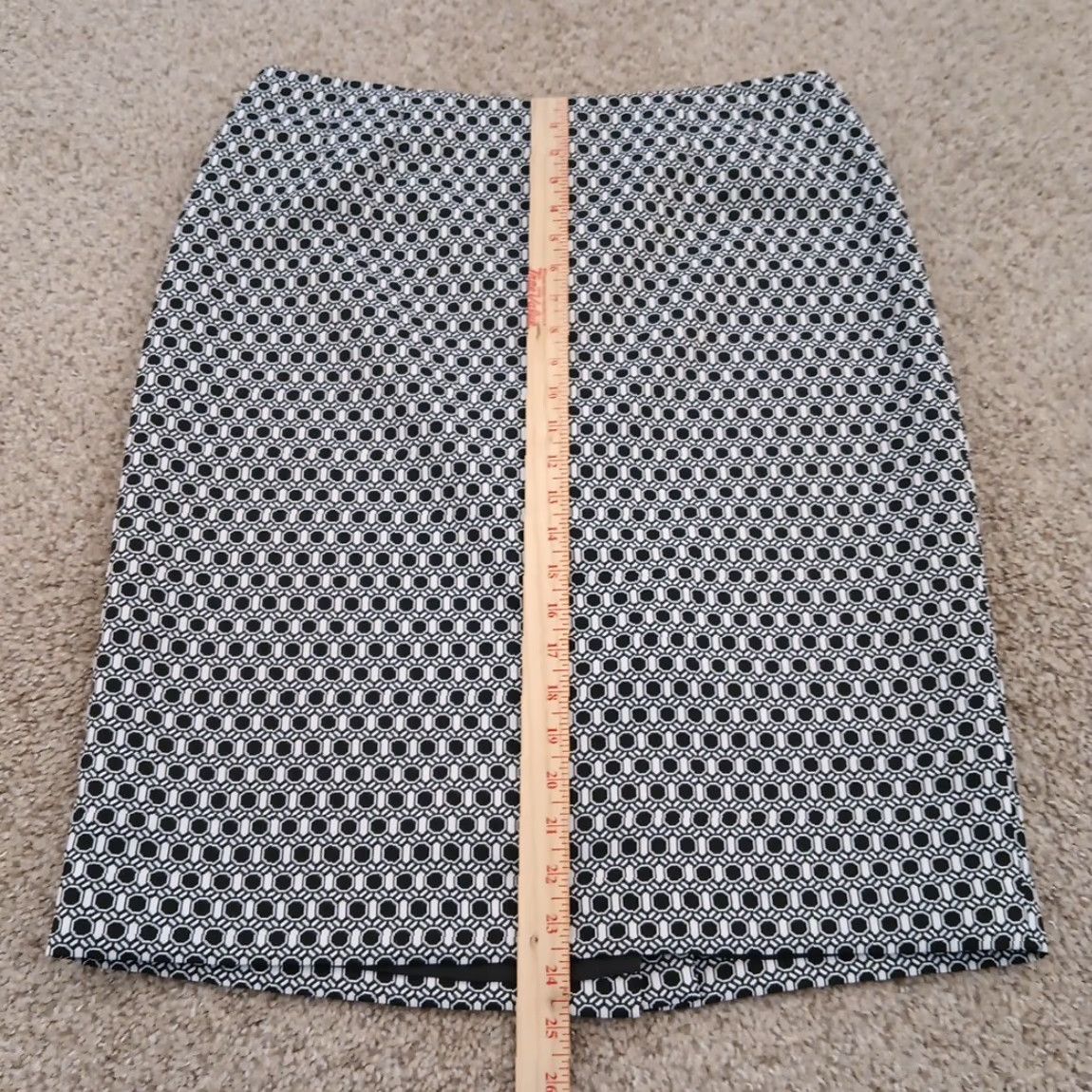 Vintage Jones Studio Skirt Women Knee Length Black Geometric Lined Slit Zip 12 Pencil Straight & — Regular Grade Polyester Vintage No Size 34" / US 12 / IT 48 - 4 Thumbnail