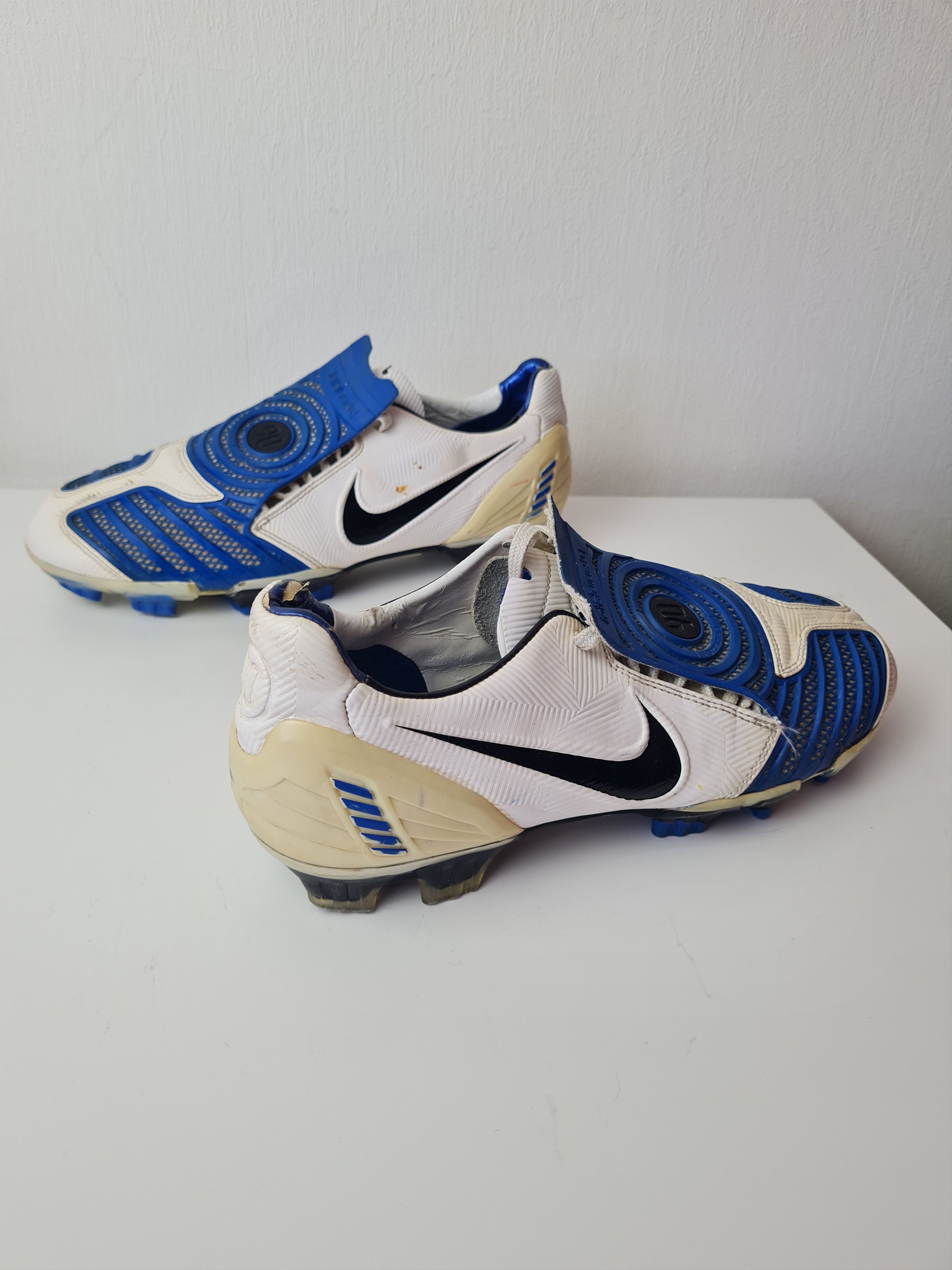 Nike Cleats Nike Total 90 Shoot II FG White/Blue Y3 318793-104 Size US 10.5 / EU 43-44 - 13 Thumbnail