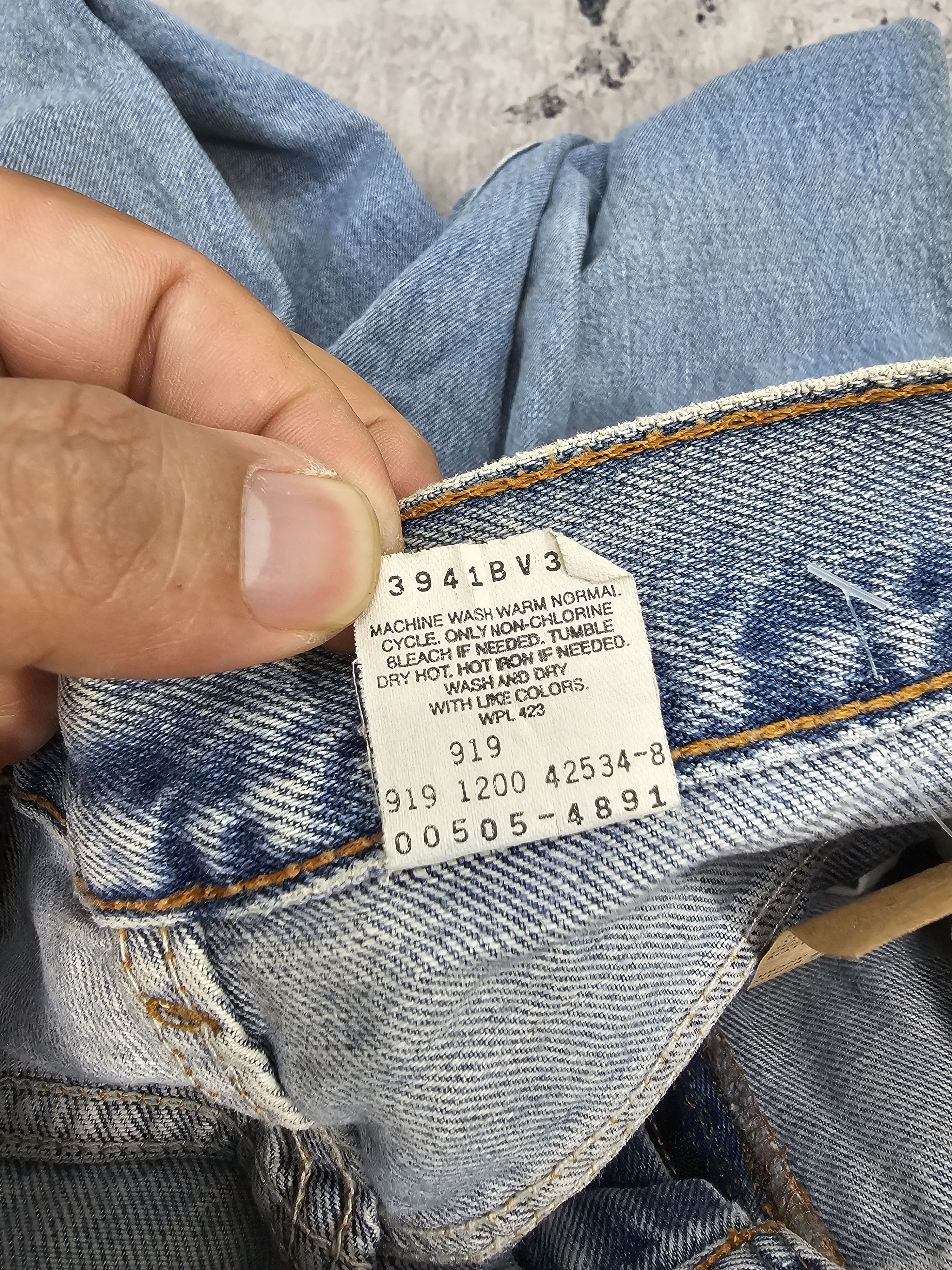 Levi's Vintage Clothing Vtg 90's LEVIS 505 Regular Fit Stain Blue Jeans L0560 Size US 34 / EU 50 - 15 Thumbnail
