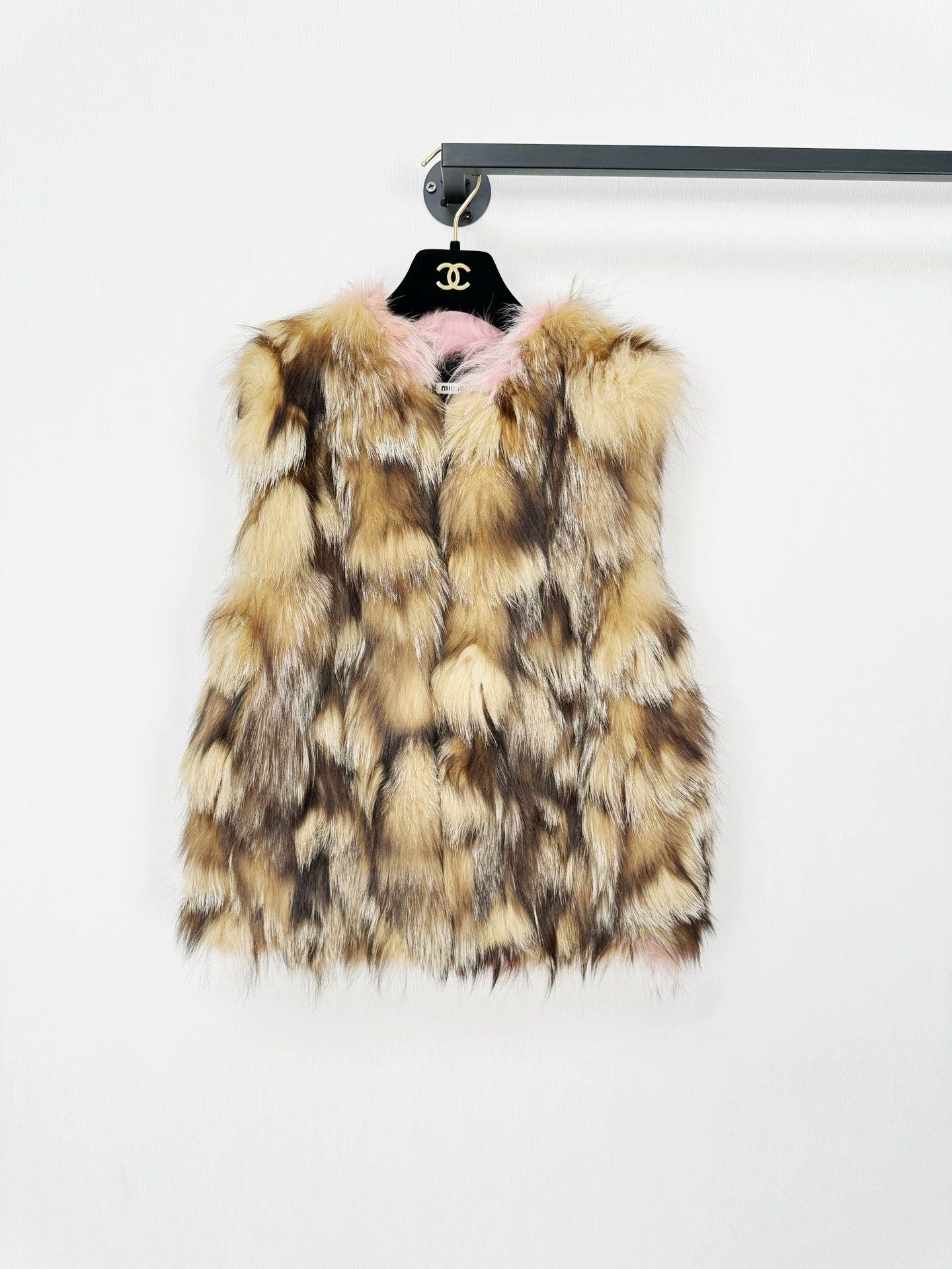Miu Miu Authentic Miumiu fur vest, size 38. Size M / US 6-8 / IT 42-44 - 1 Thumbnail