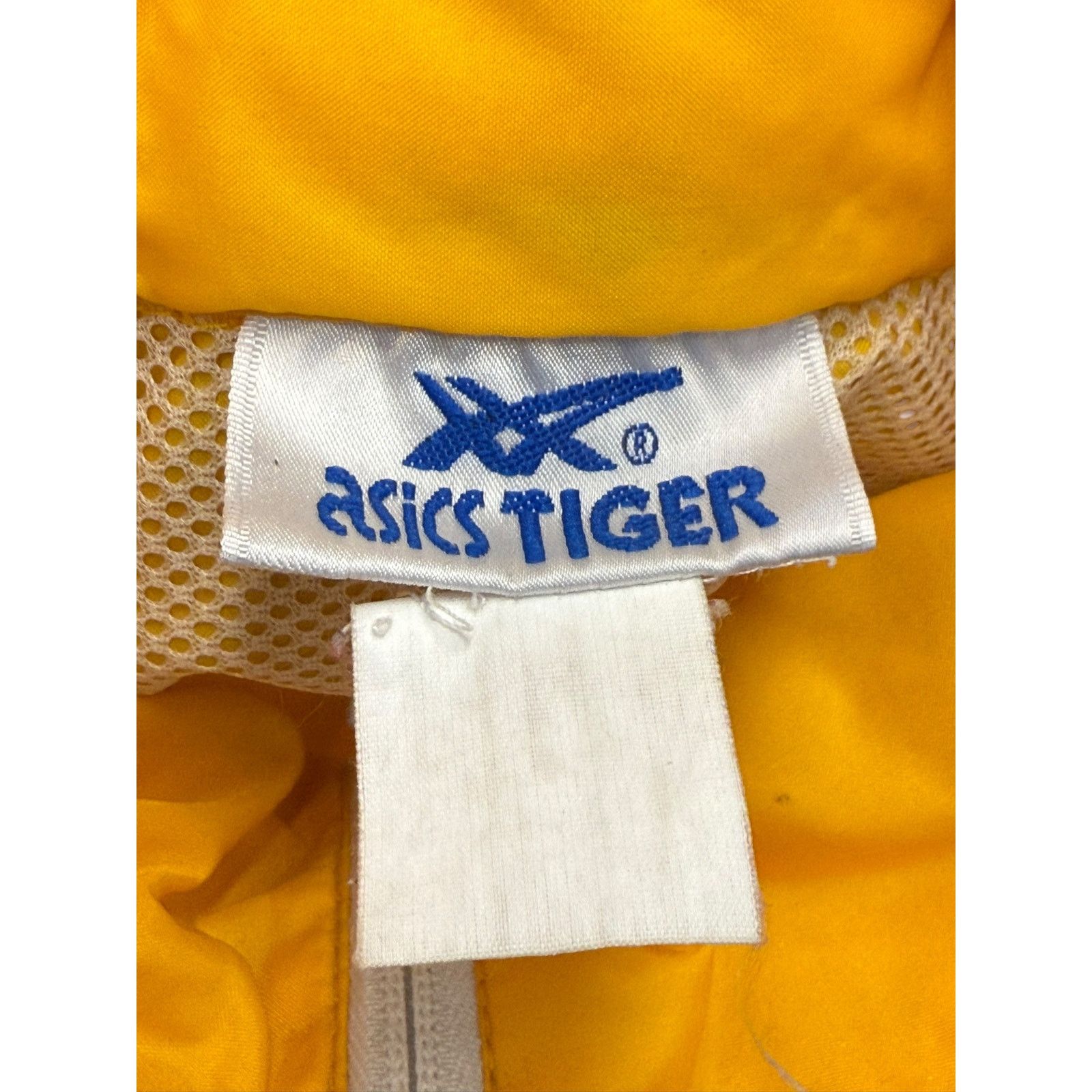 Asics VTG Asics Tiger Full Zip Nylon Windbreaker W/ Zip Away Hood Size US M / EU 48-50 / 2 - 3 Thumbnail