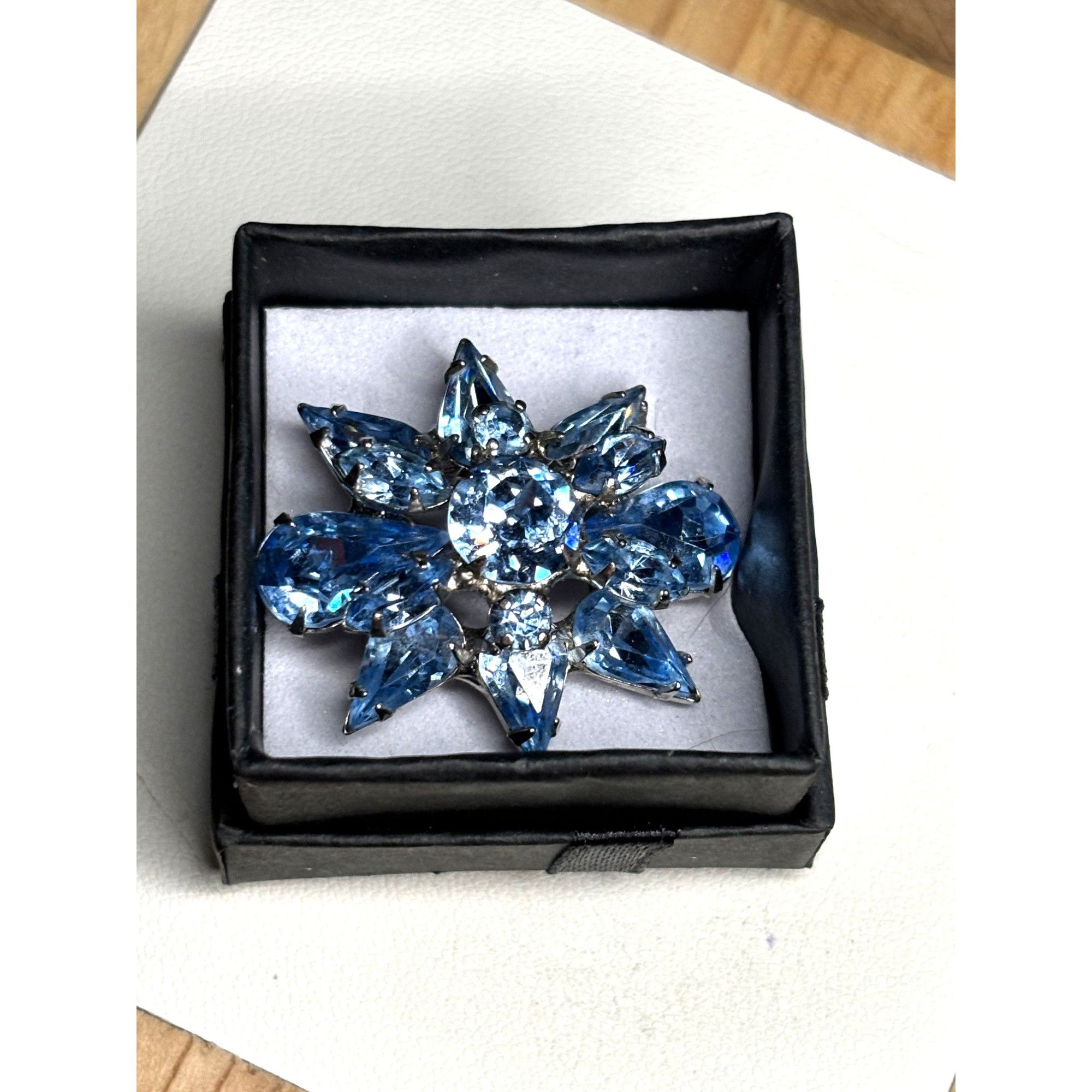 & Other Stories Vintage Blue Rhinestone Snowflake Brooch Size ONE SIZE - 1 Thumbnail