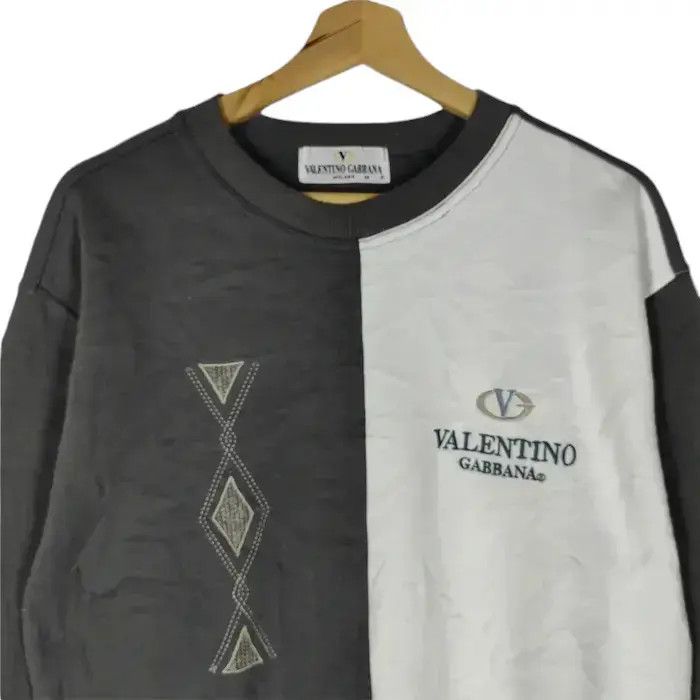 Vintage Vintage Valentino Gabbana Milano Sweatshirts Size US M / EU 48-50 / 2 - 3 Thumbnail