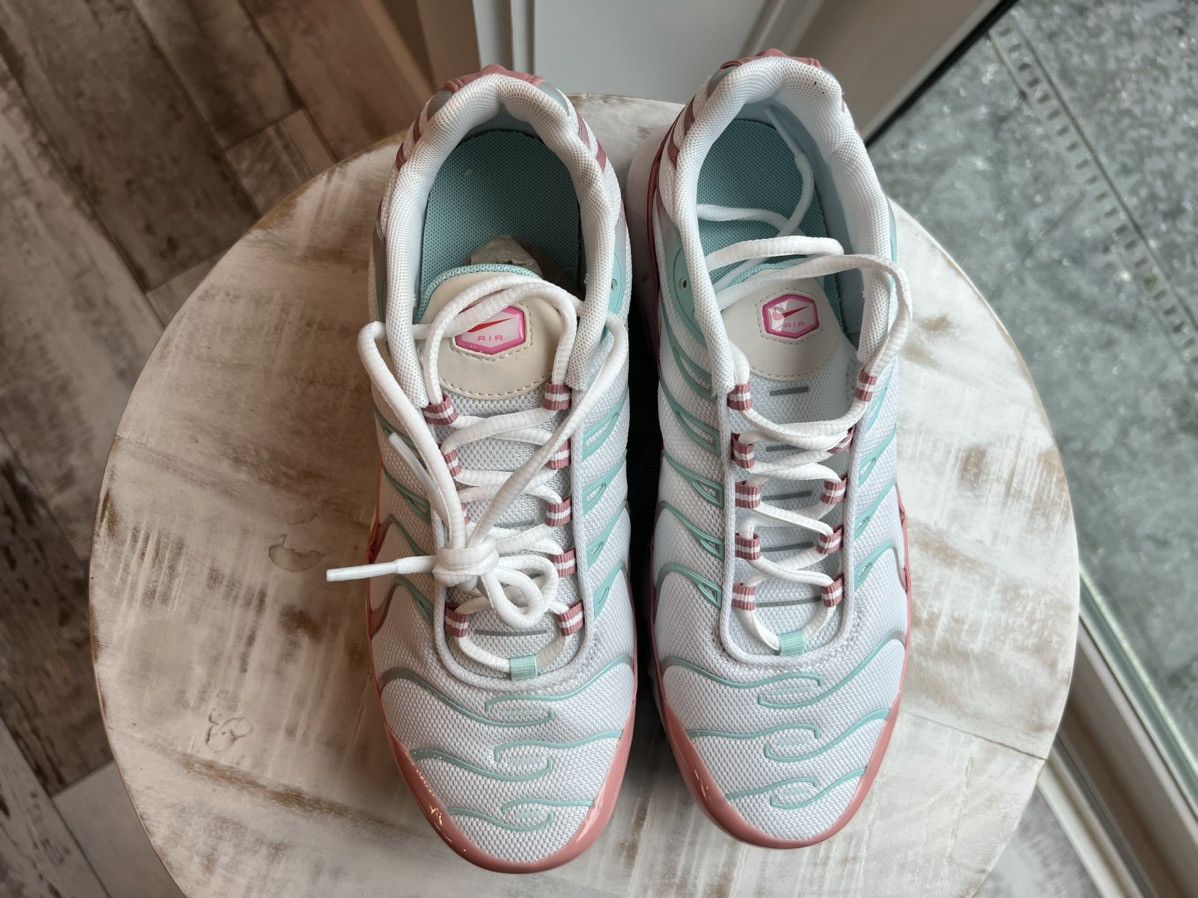 Nike Nike Air Max Plus Red Stardust Jade Ice Size 8.5w 7y Size US 8.5 / IT 38.5 - 2 Thumbnail