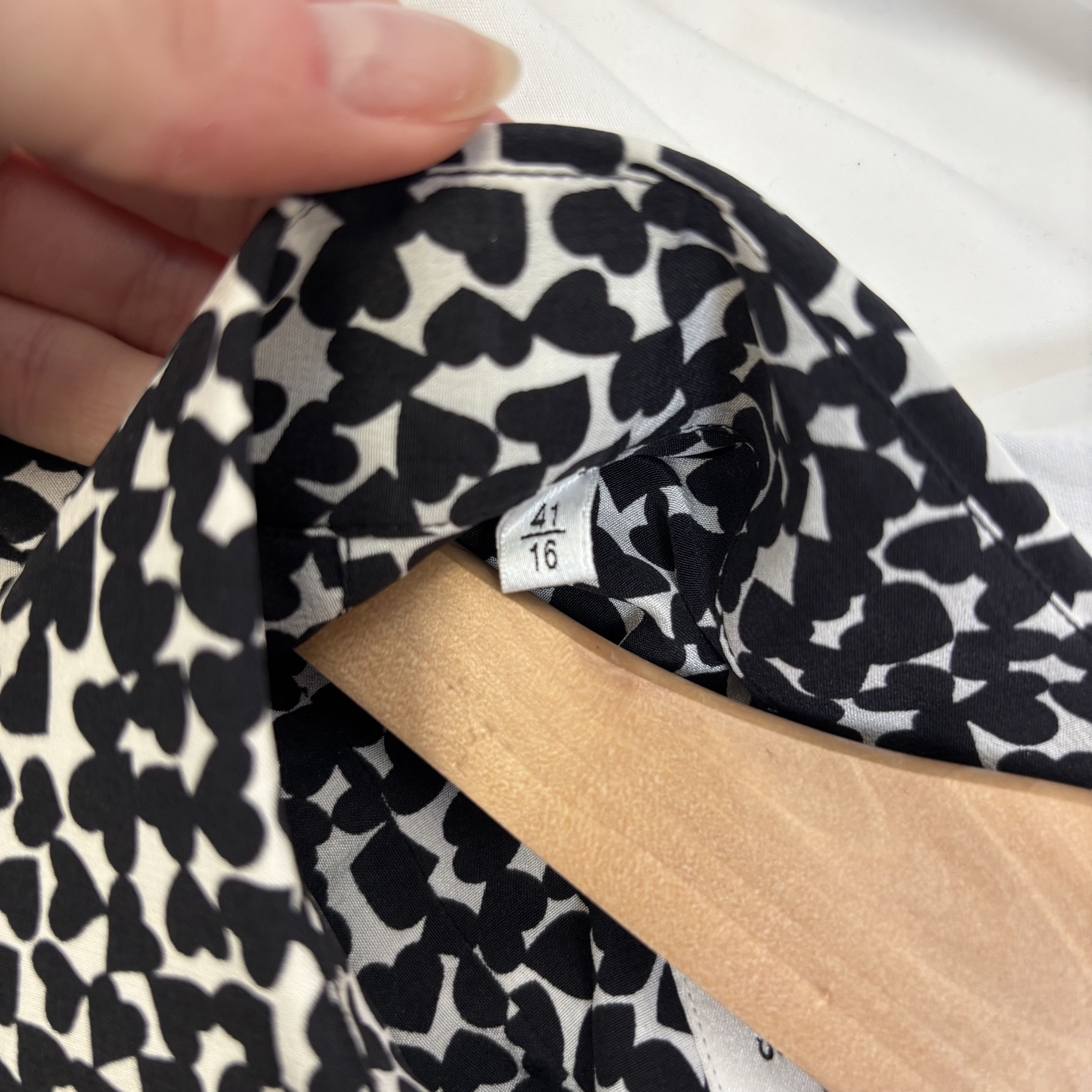 Saint Laurent Paris Saint Laurent Black & White Heart Shirt Size US L / EU 52-54 / 3 - 4 Thumbnail