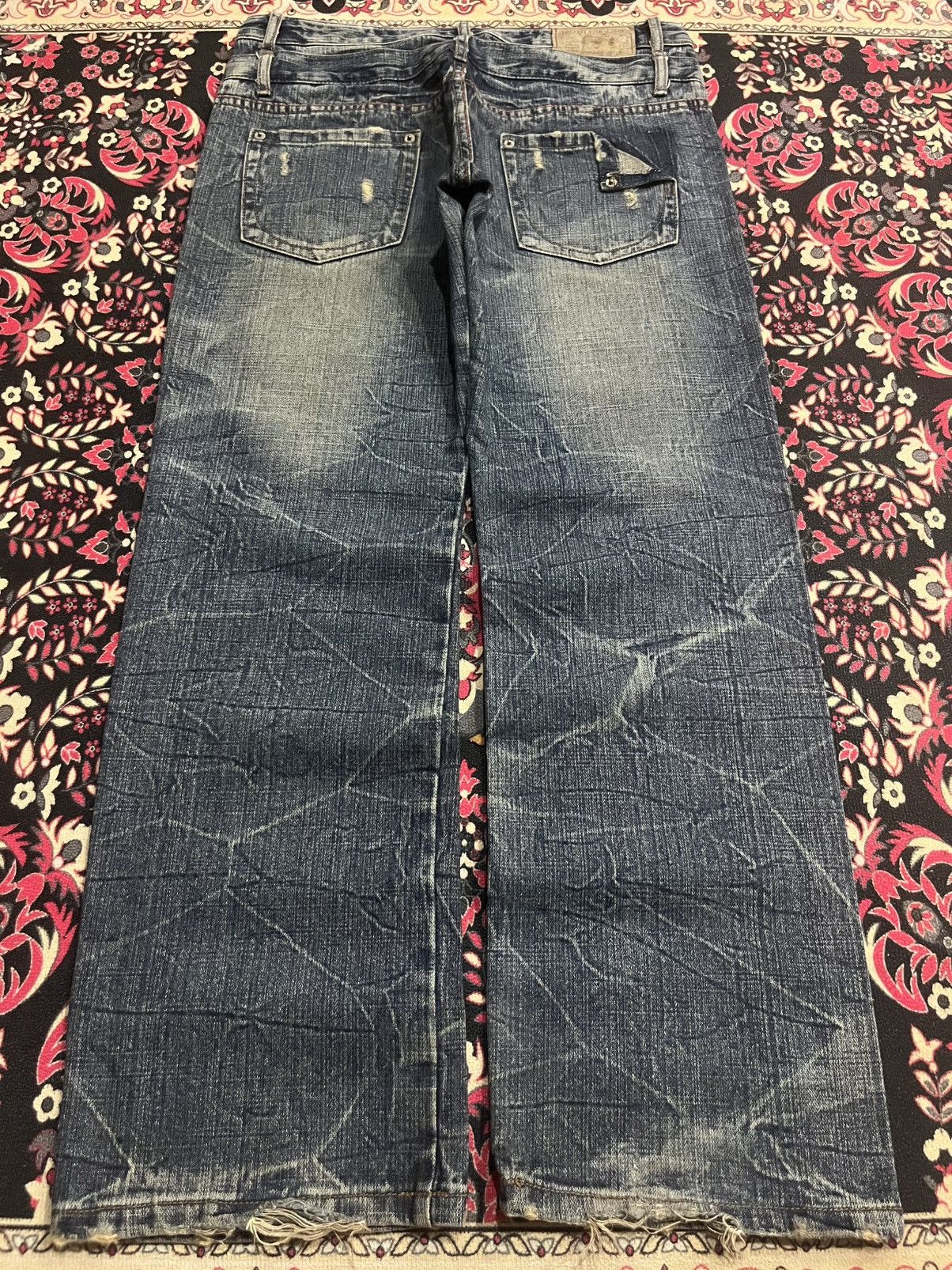 Le Grande Bleu (L.G.B.) Vintage African Taro Shattered Double Waist Distressed Jeans Size US 31 - 2 Thumbnail