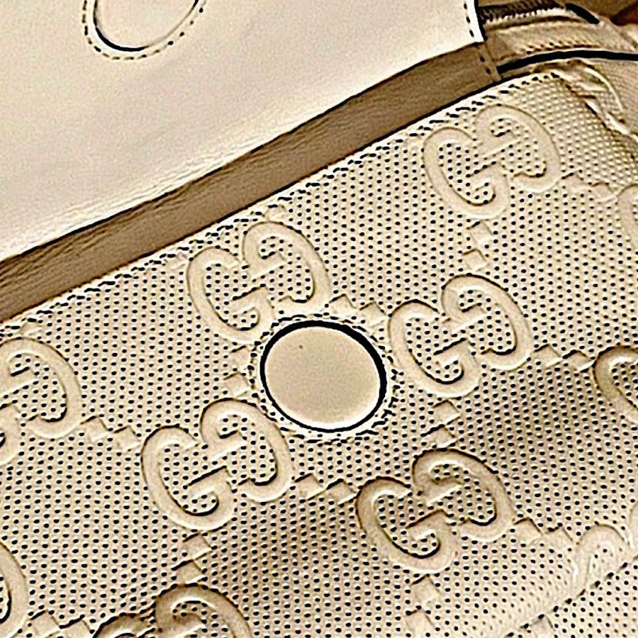 Gucci Authentic Gucci Pre-Fall ‘23 White Jumbo GG Leather Belt Bag Size ONE SIZE - 8 Thumbnail